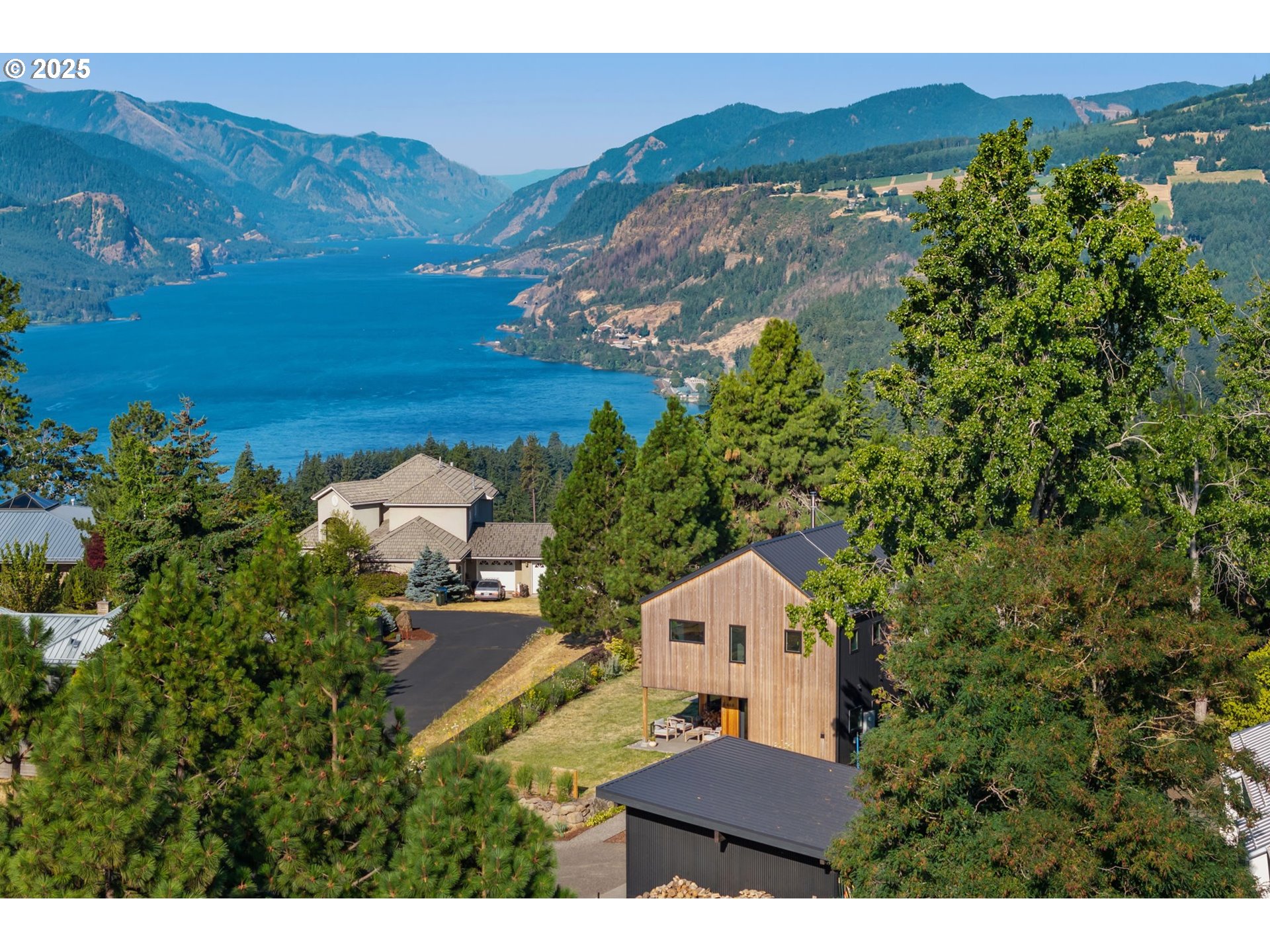 468 NW Strawberry Mountain RD