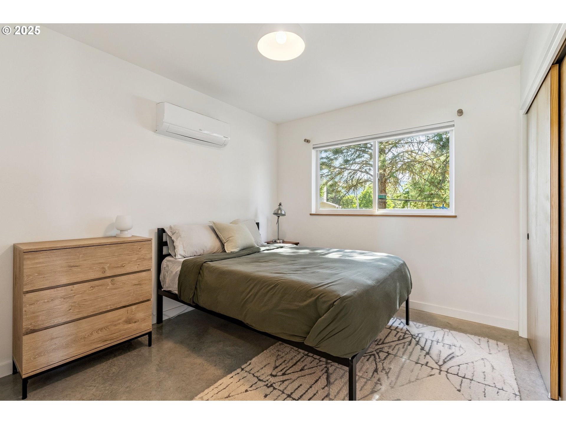 468 NW Strawberry Mountain RD