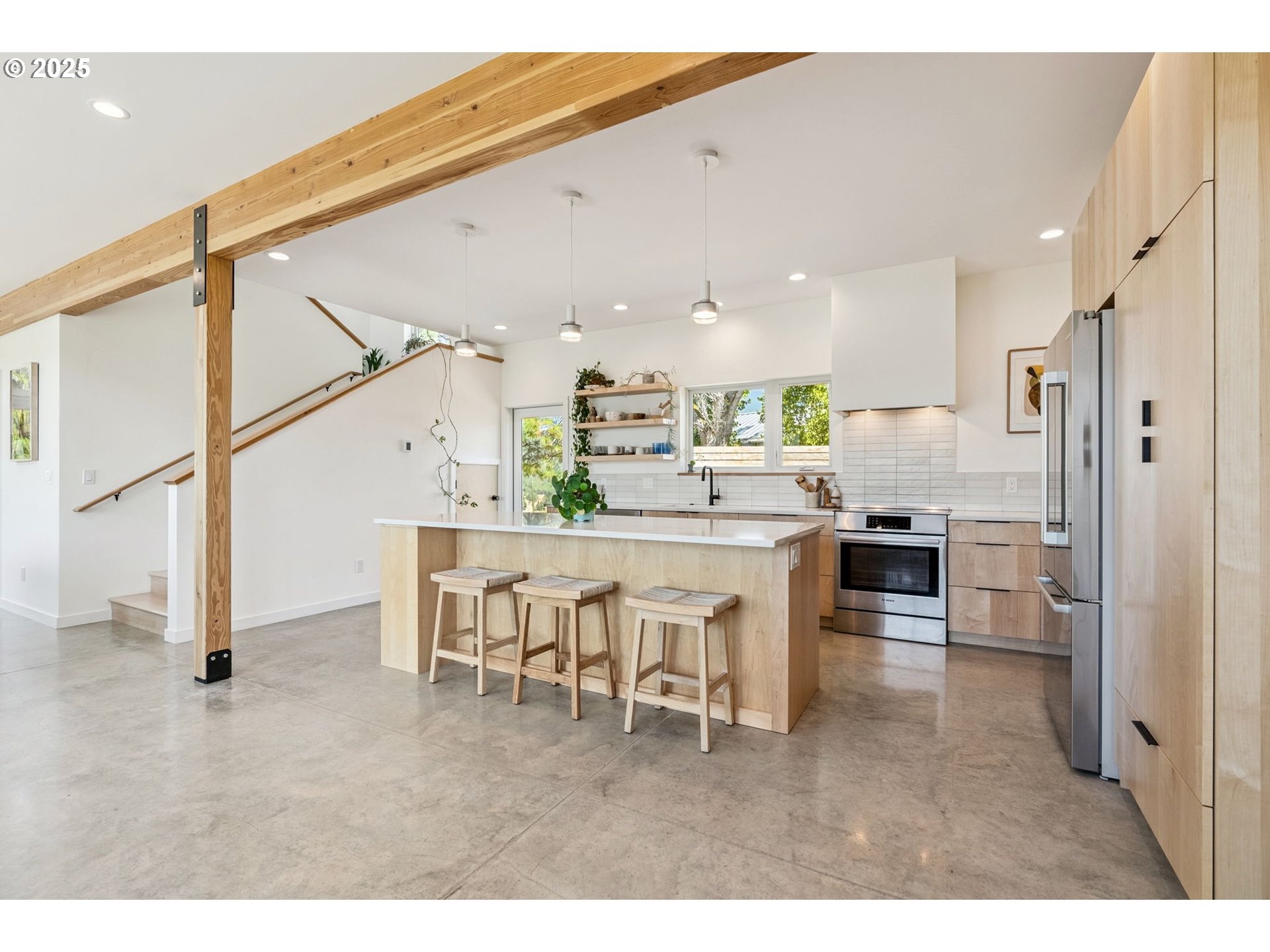 468 NW Strawberry Mountain RD