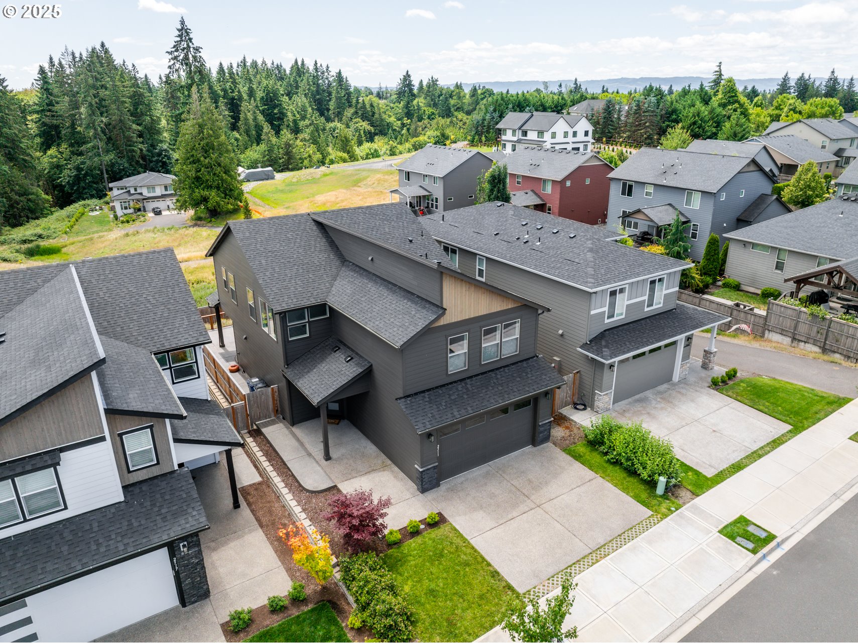 2511 S WHITE SALMON DR