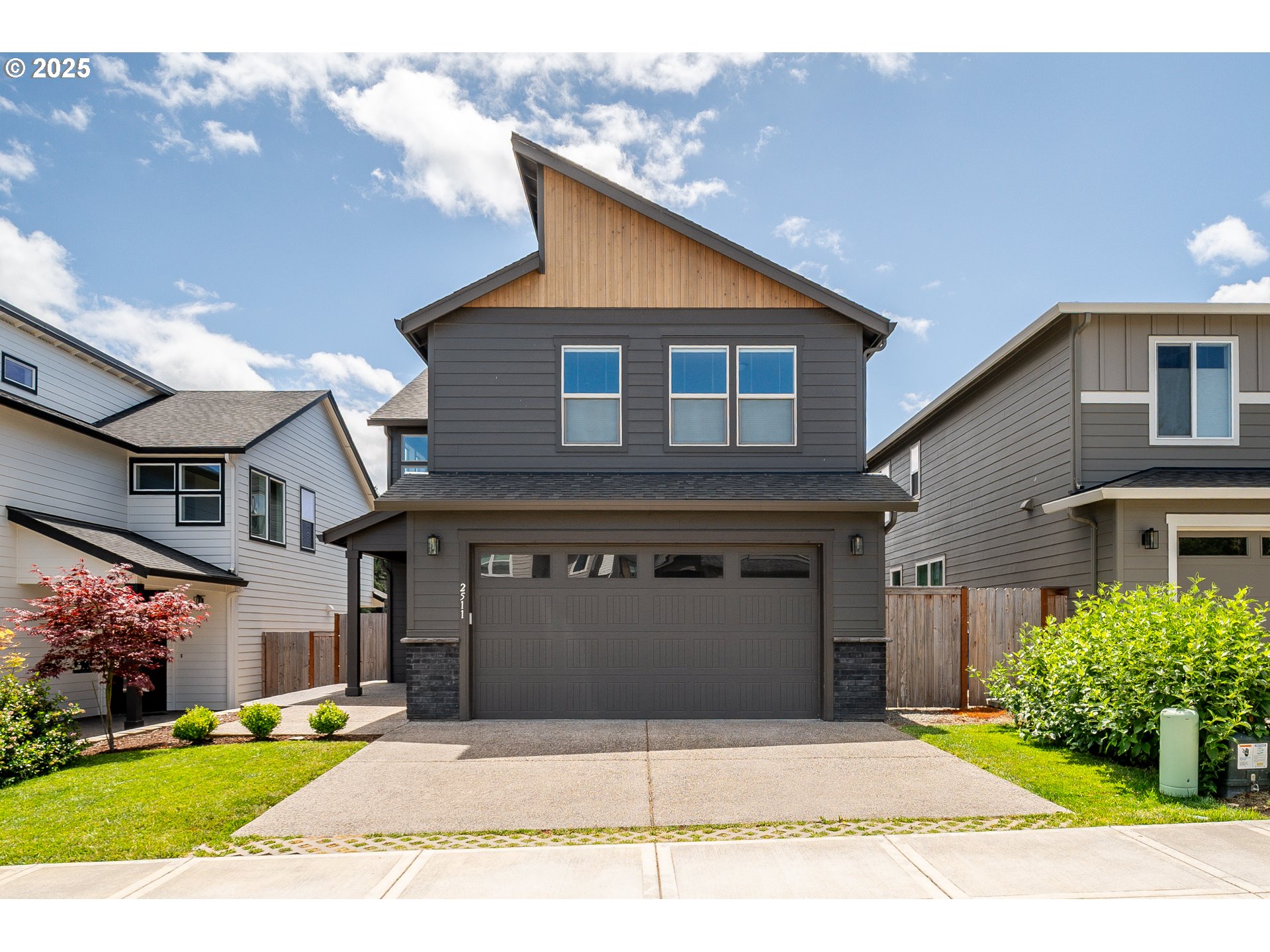 2511 S WHITE SALMON DR