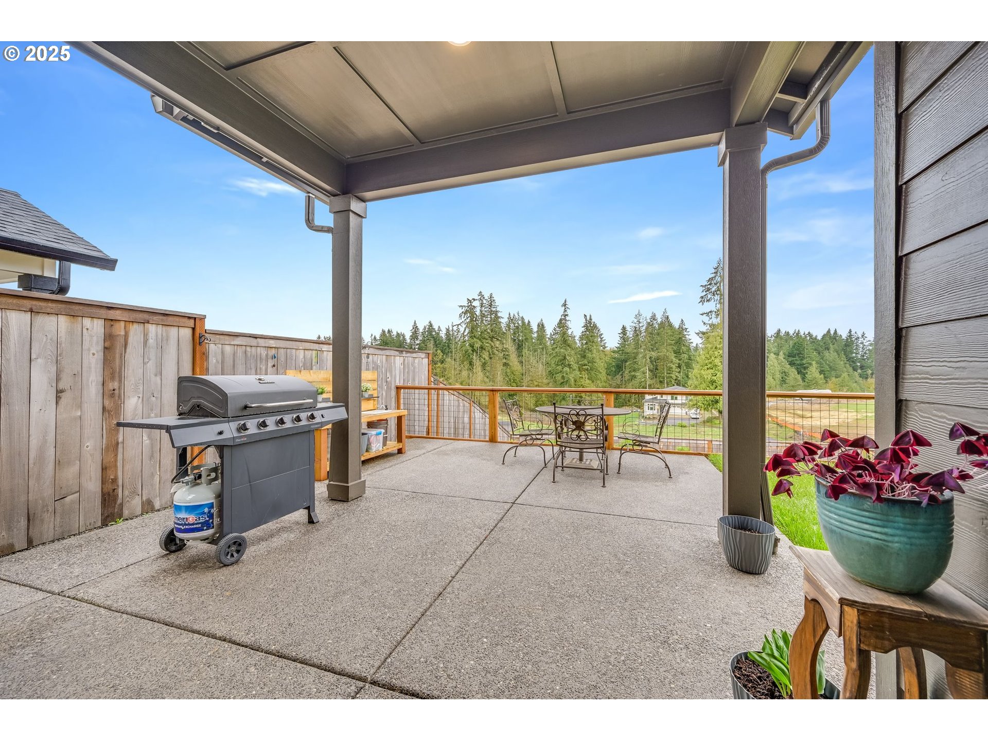 2511 S WHITE SALMON DR