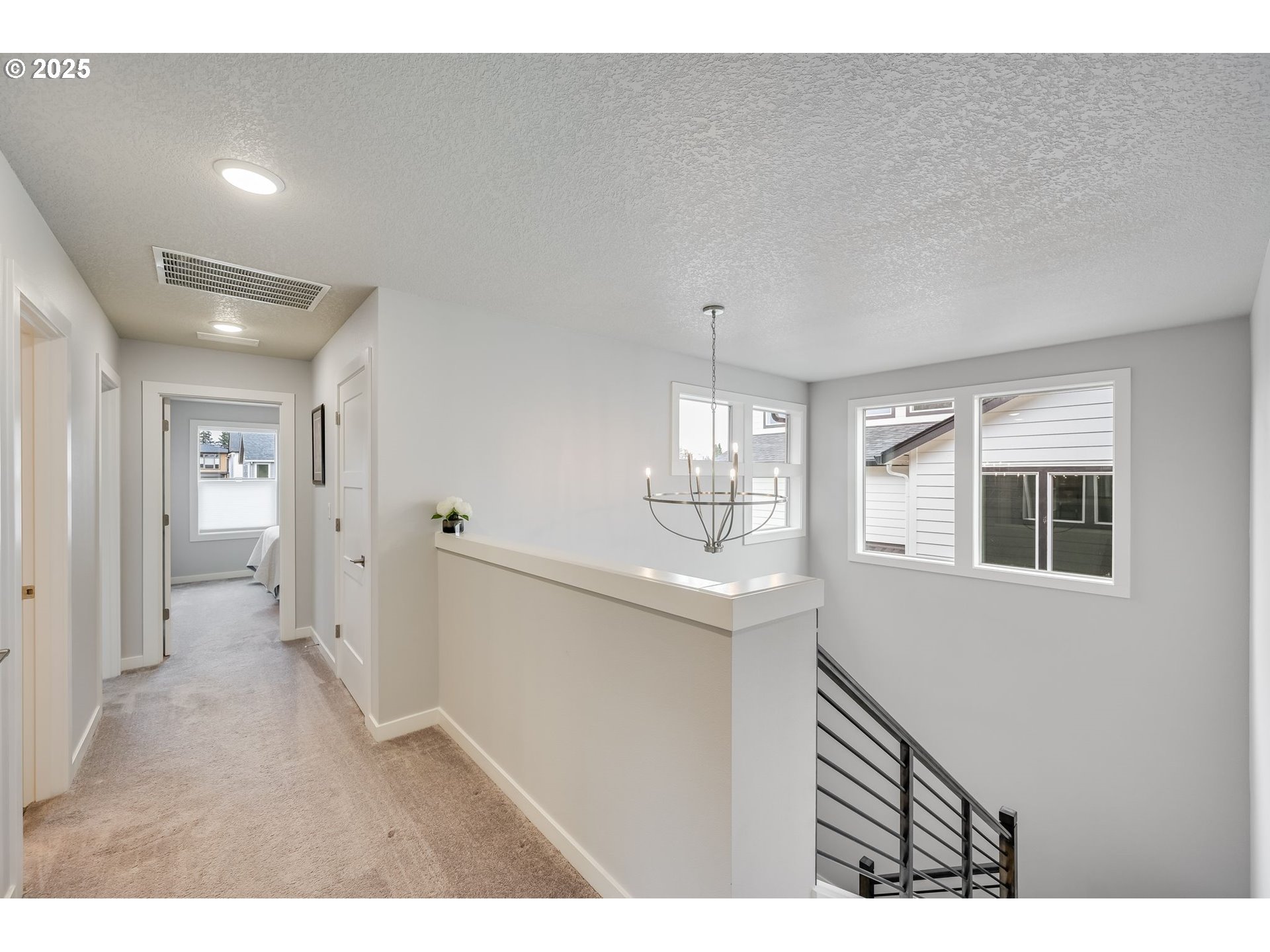 2511 S WHITE SALMON DR