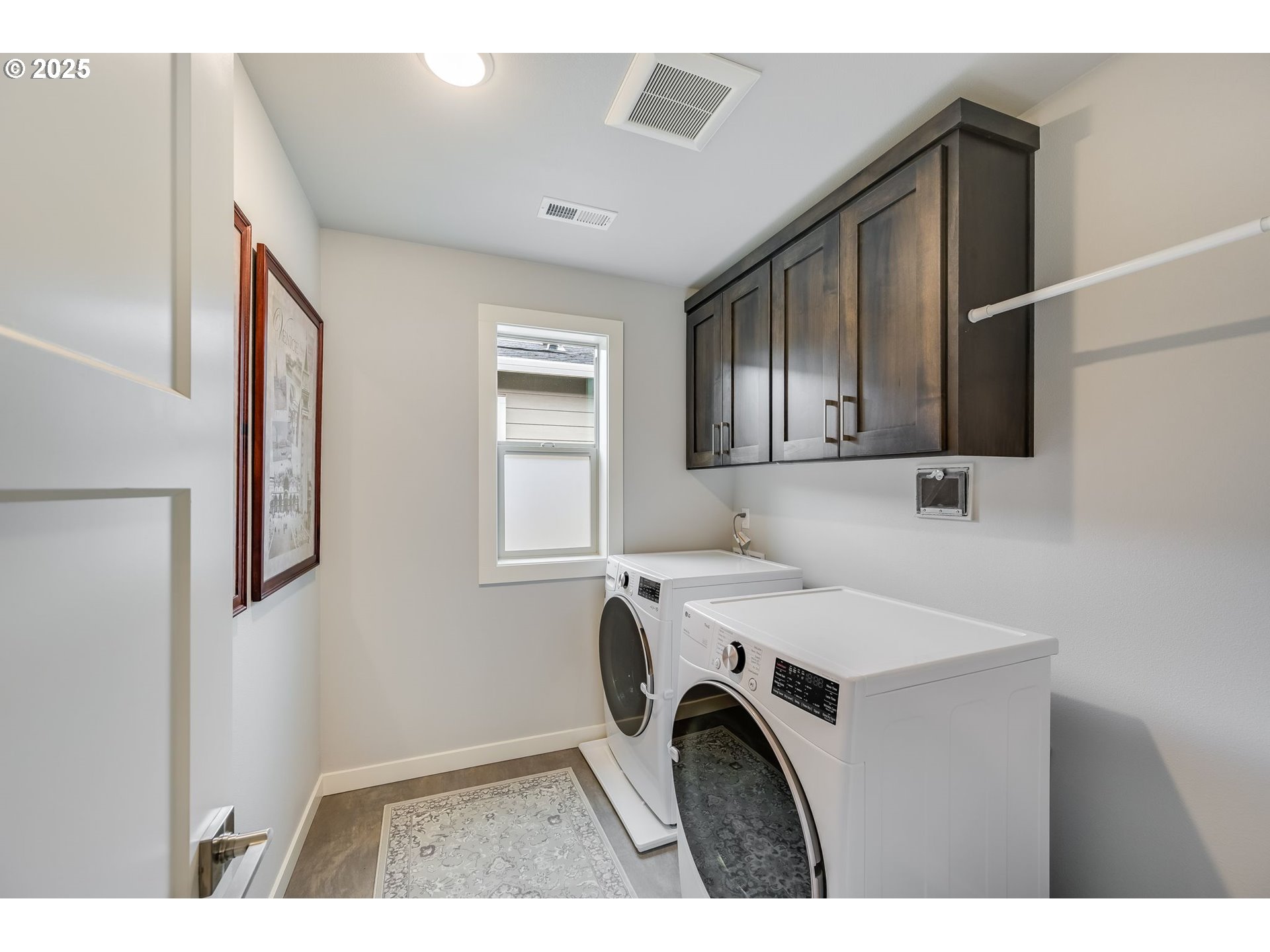 2511 S WHITE SALMON DR