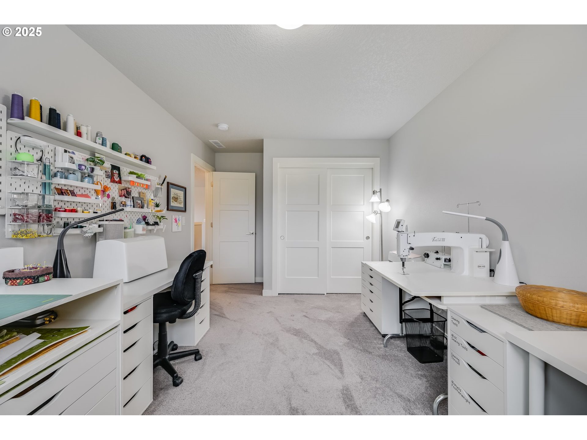 2511 S WHITE SALMON DR