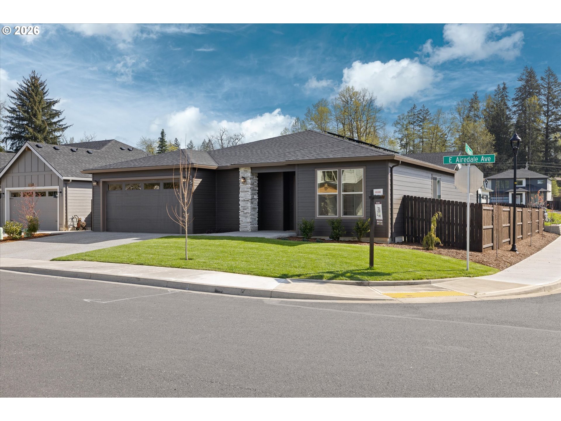 151 E AIREDALE AVE