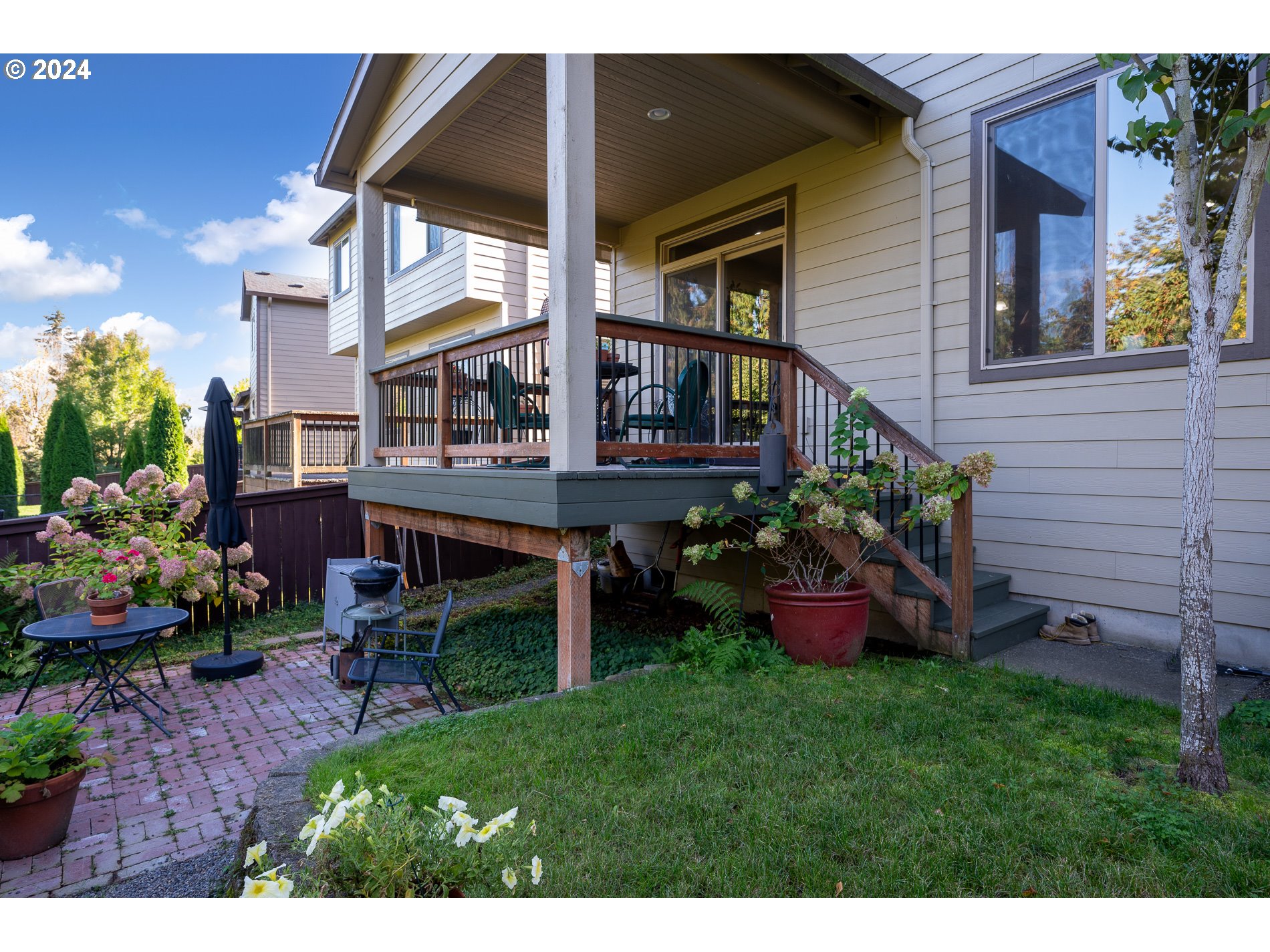 512 N HORNS CORNER DR