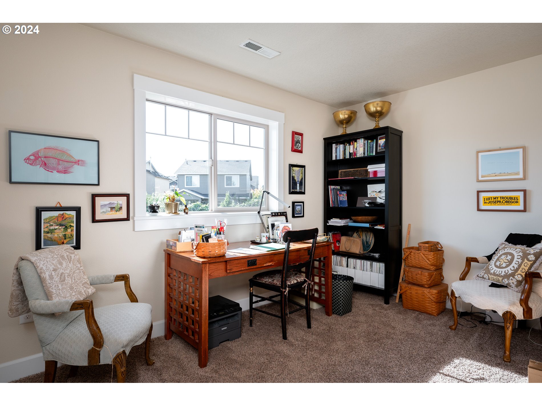 512 N HORNS CORNER DR