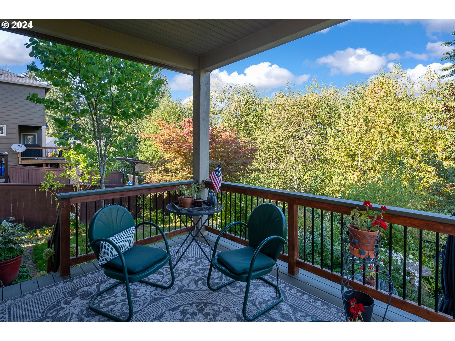 512 N HORNS CORNER DR