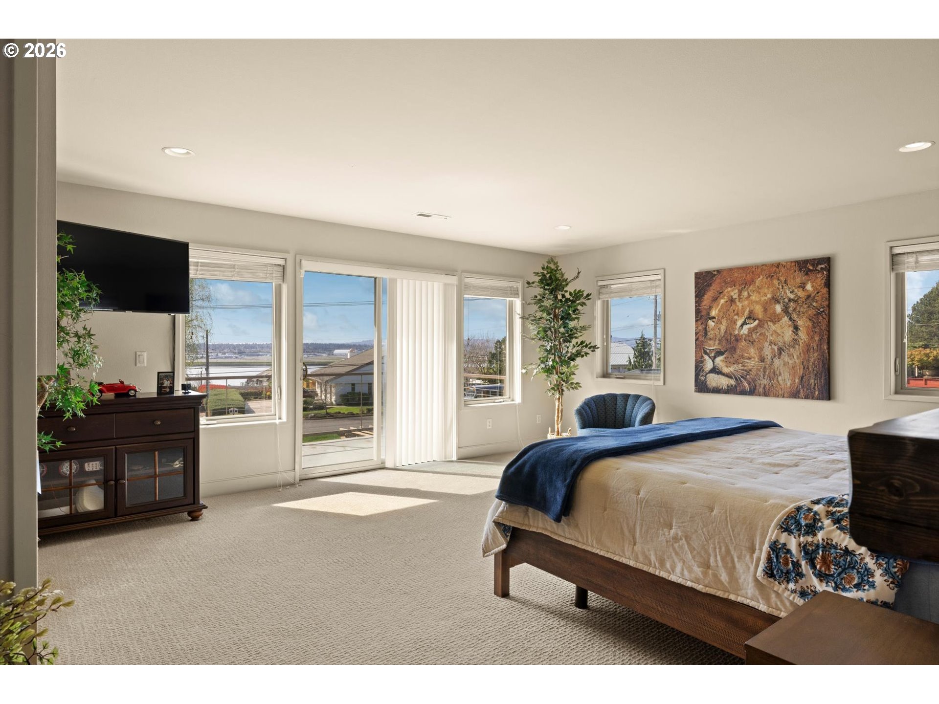 8008 SE EVERGREEN HWY