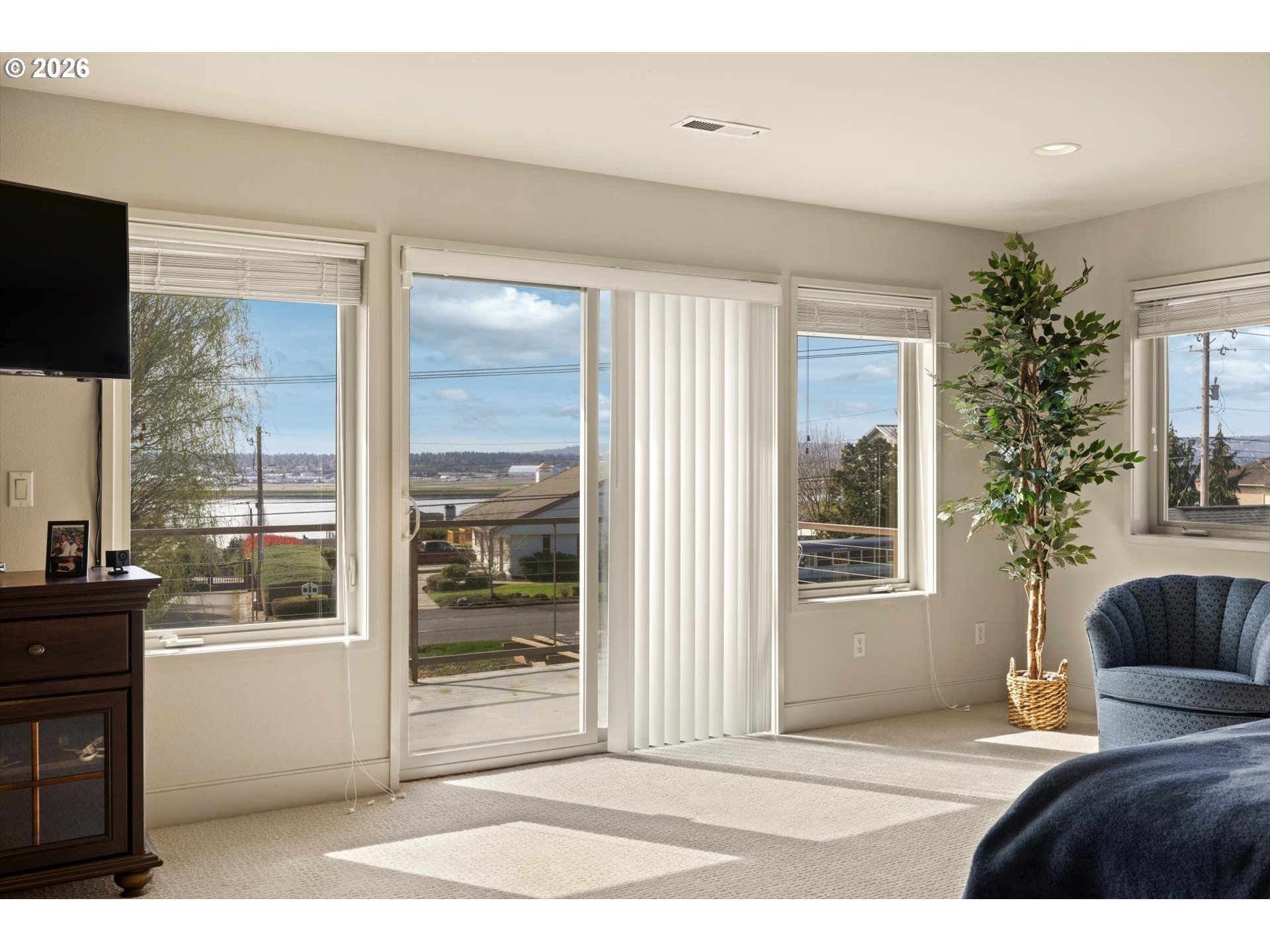 8008 SE EVERGREEN HWY