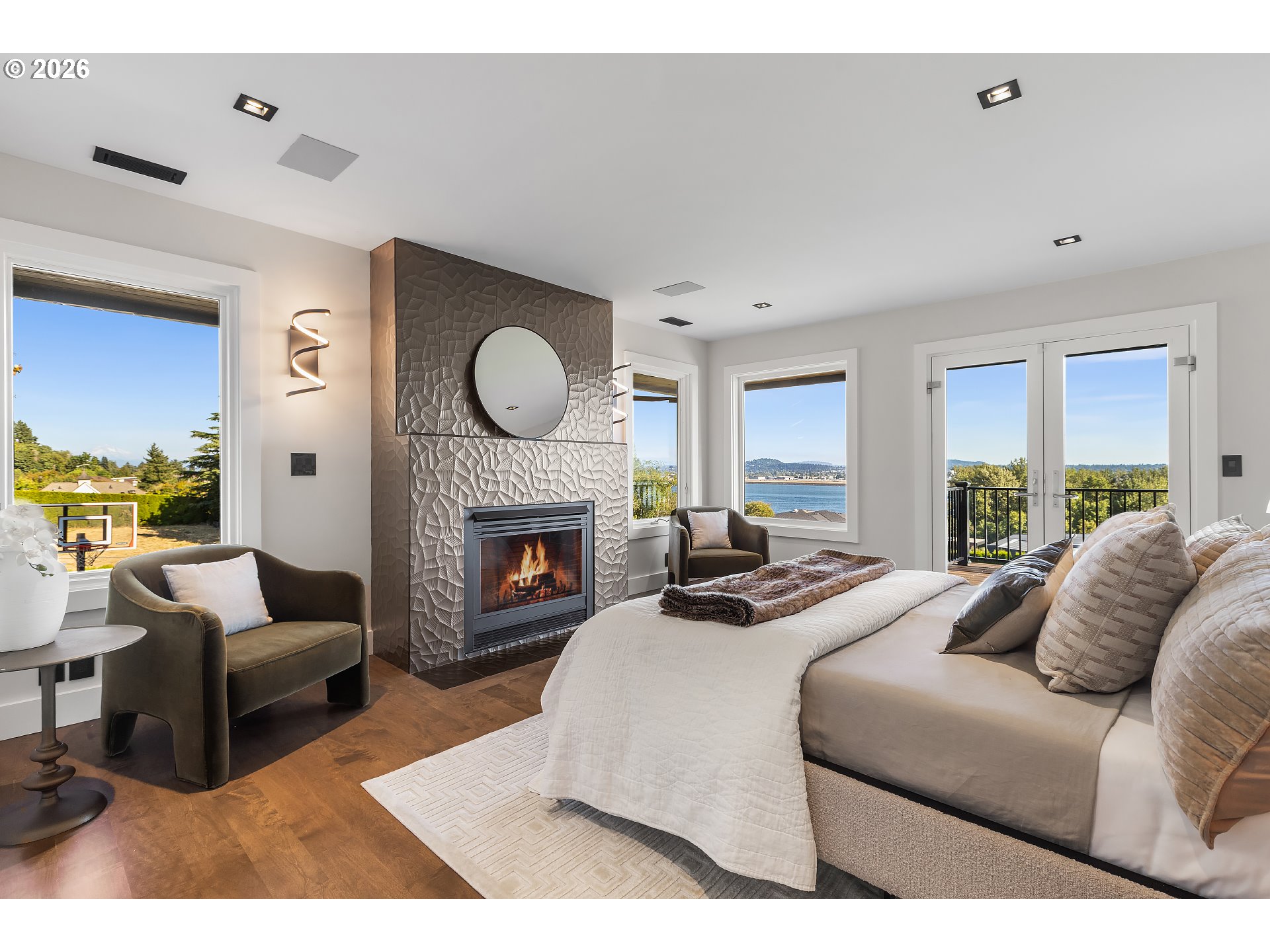 8015 SE EVERGREEN HWY