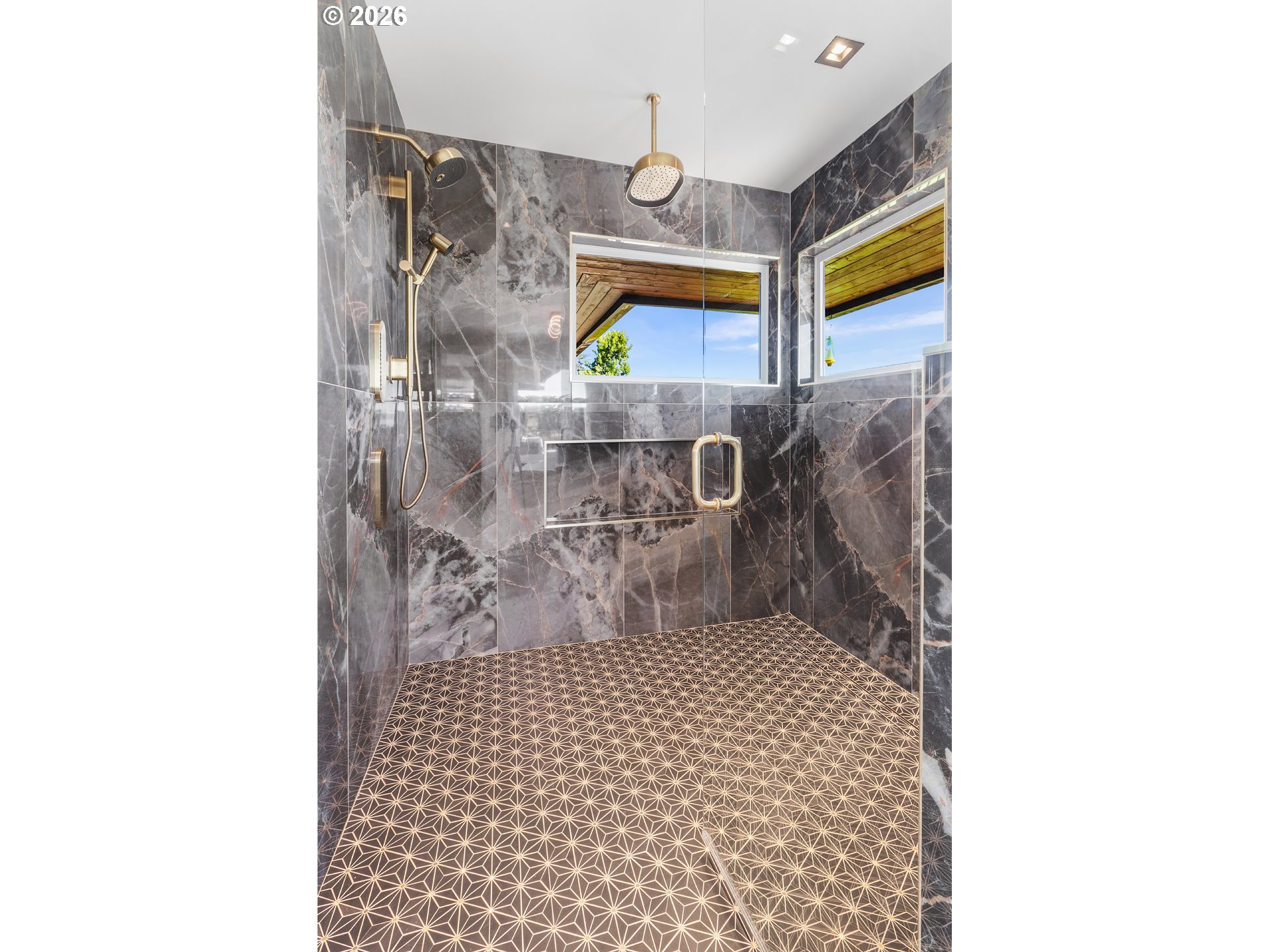 8015 SE EVERGREEN HWY