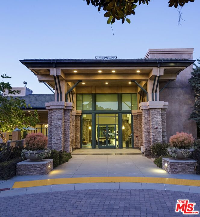 7100 Playa Vista Dr Unit: 202