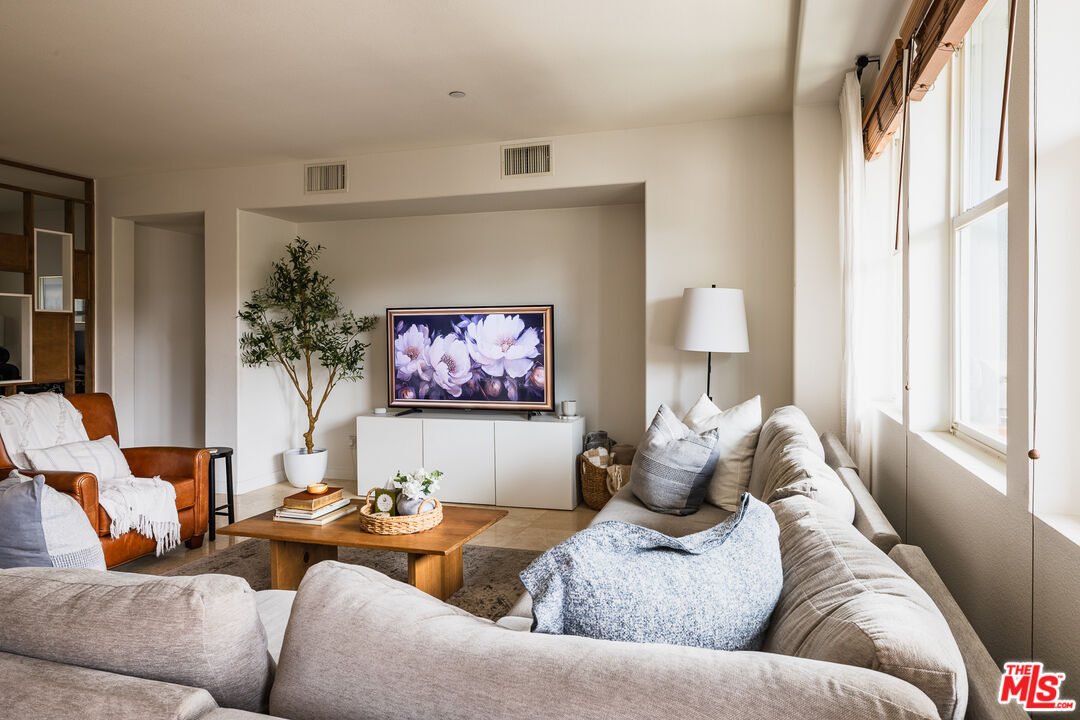 7100 Playa Vista Dr Unit: 202