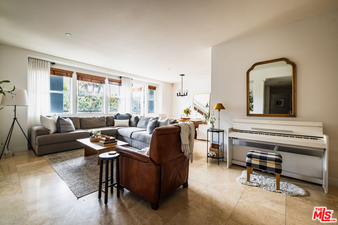 7100 Playa Vista Dr Unit: 202