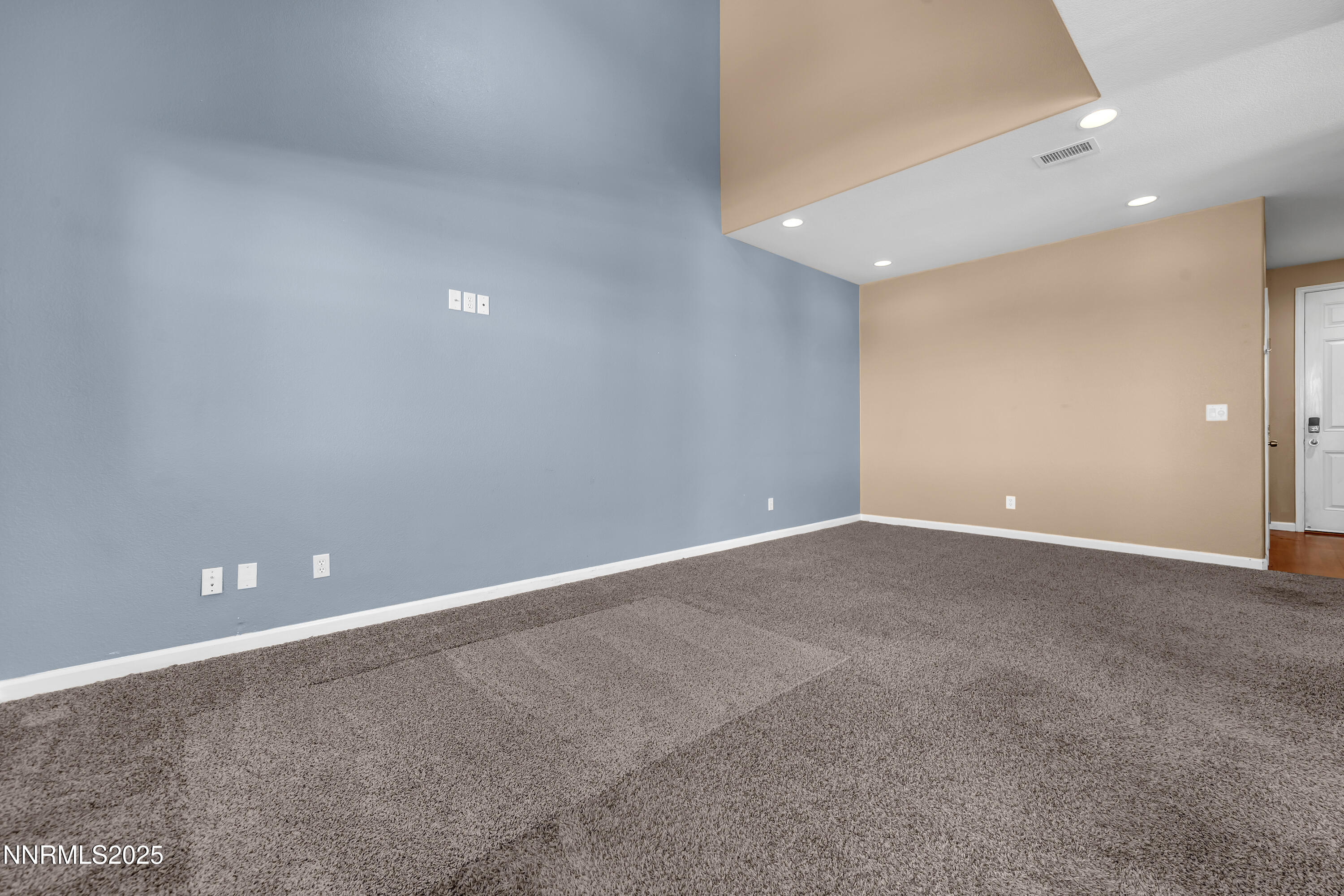 9260 Lone Wolf Circle