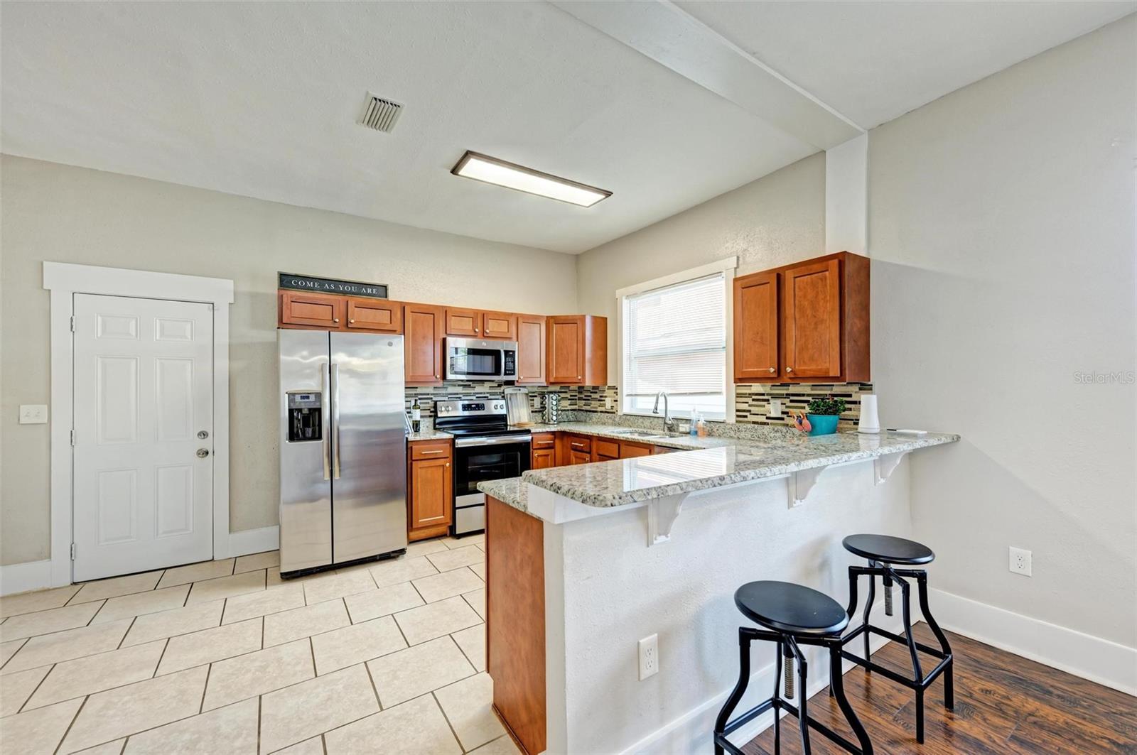 2305 W CORDELIA ST