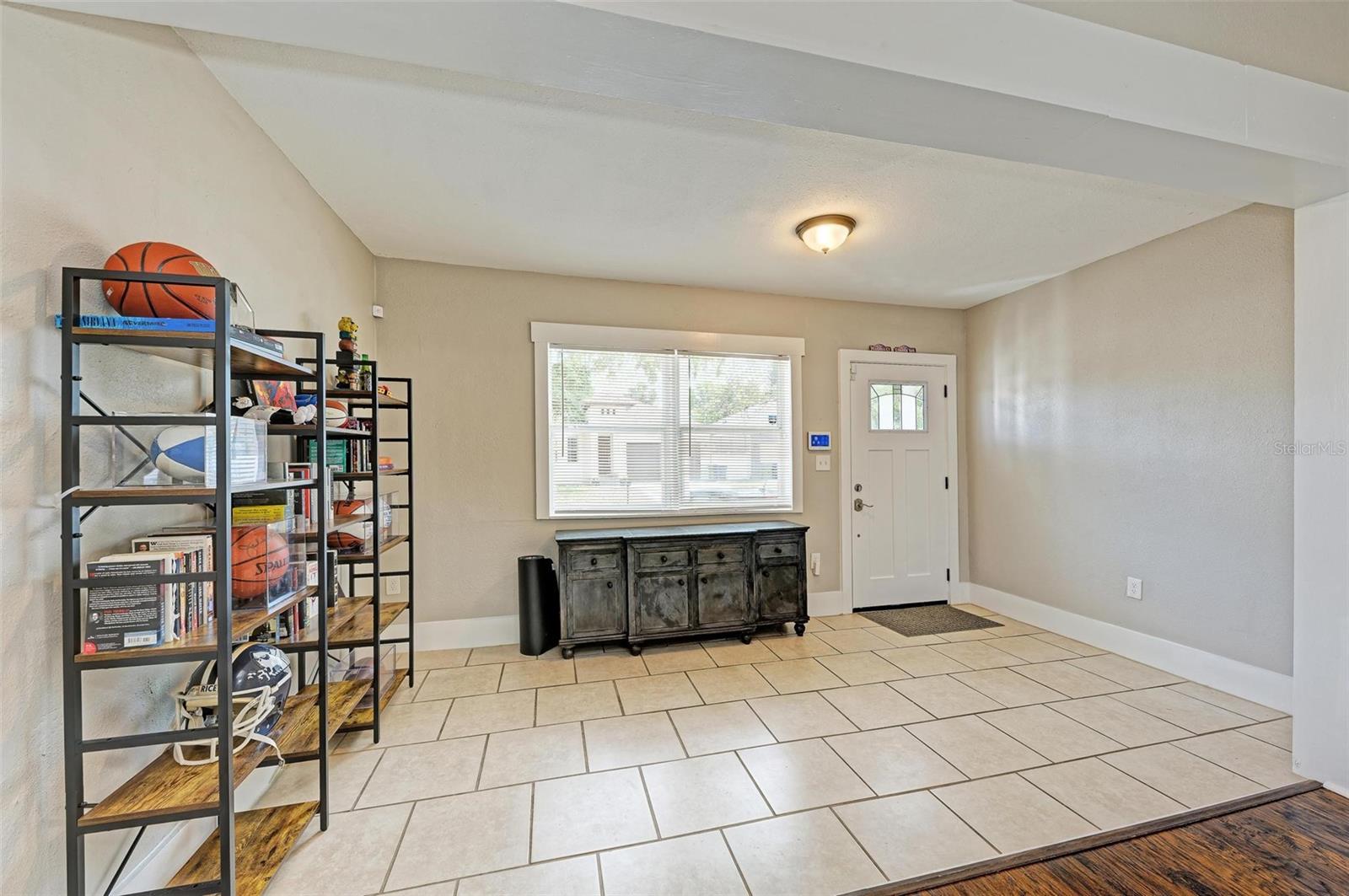 2305 W CORDELIA ST