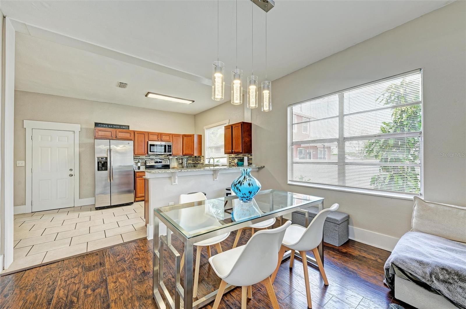 2305 W CORDELIA ST