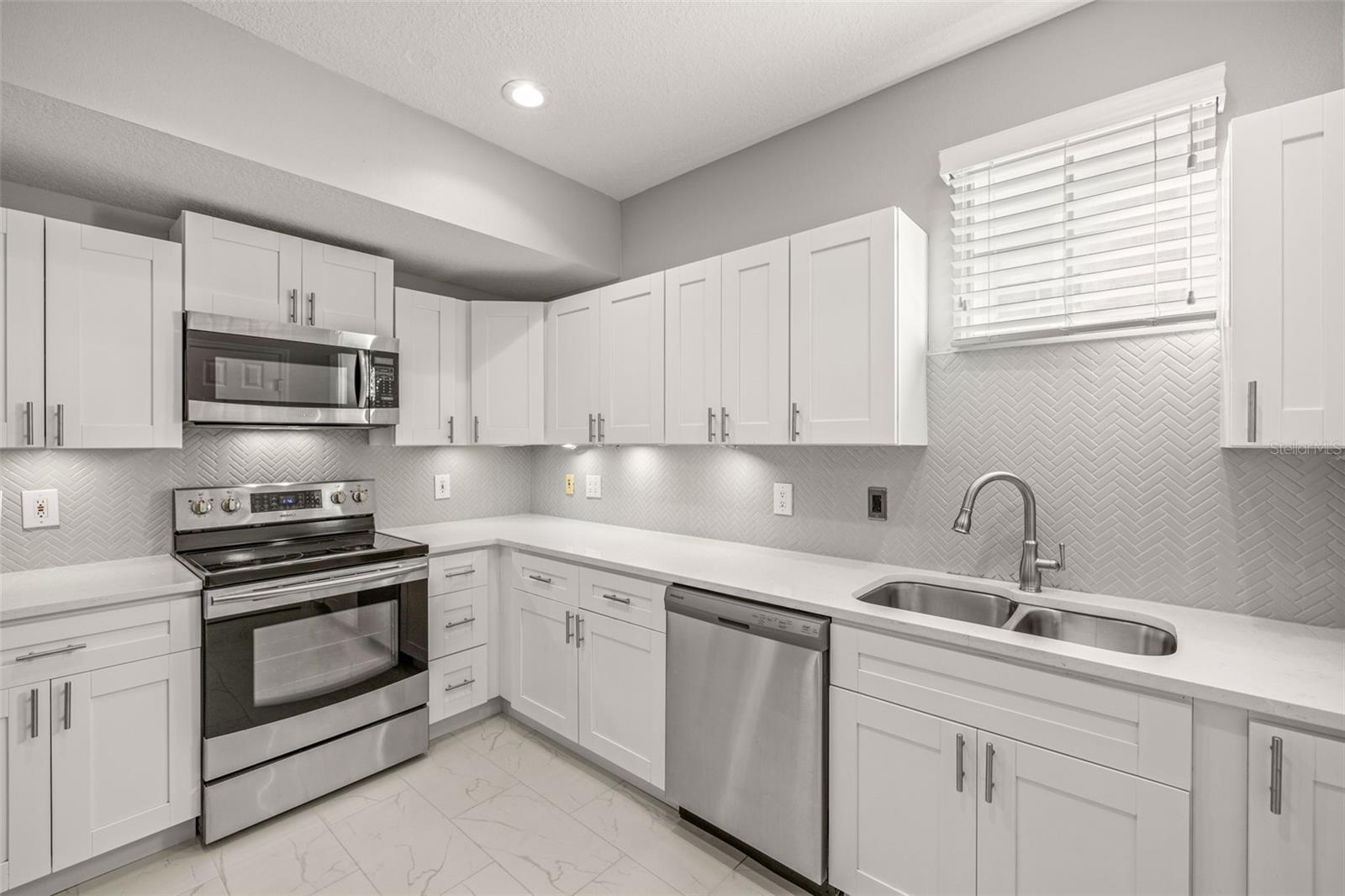 501 KNIGHTS RUN AVE #5102