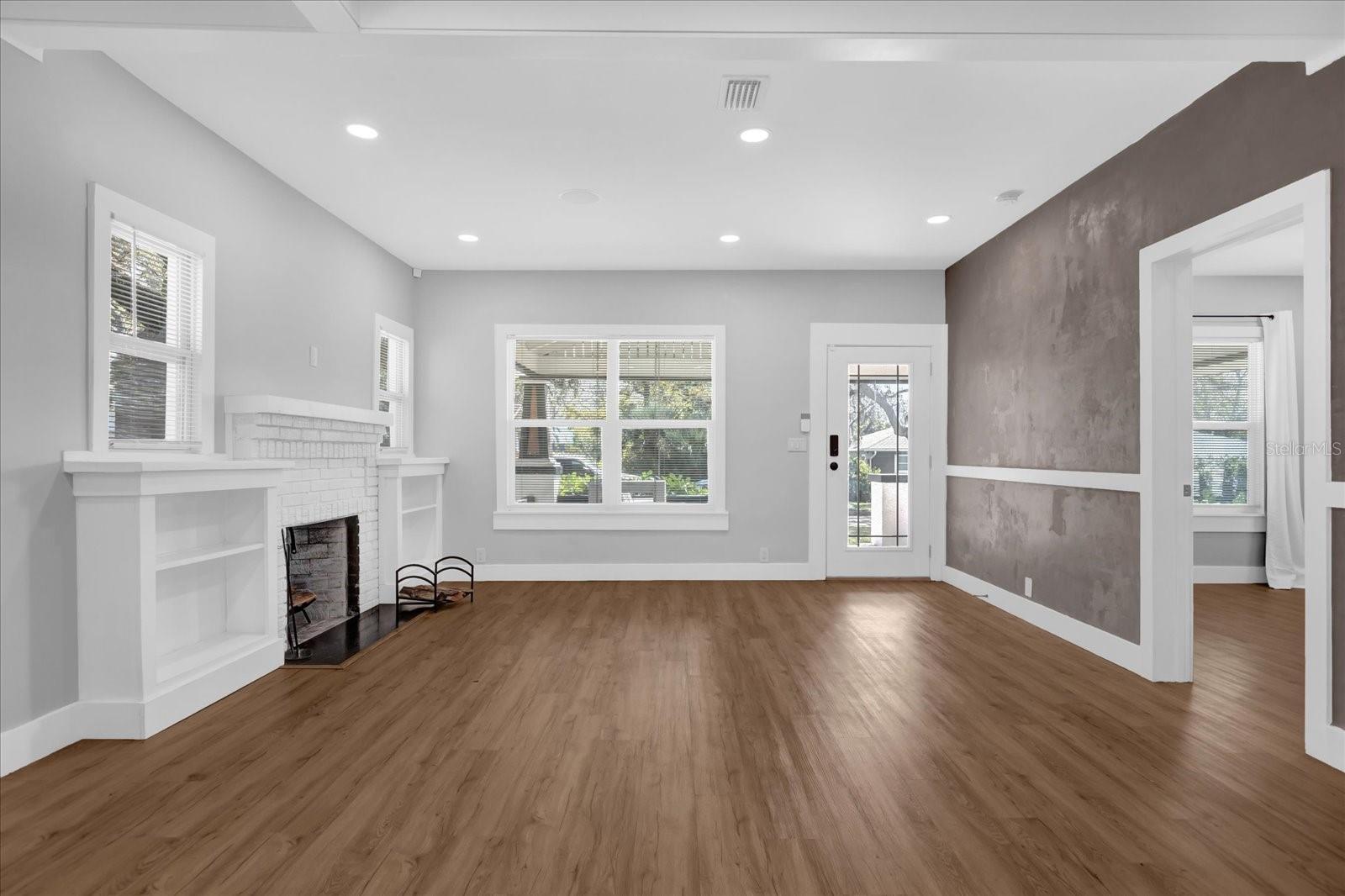 321 W WILDER AVE