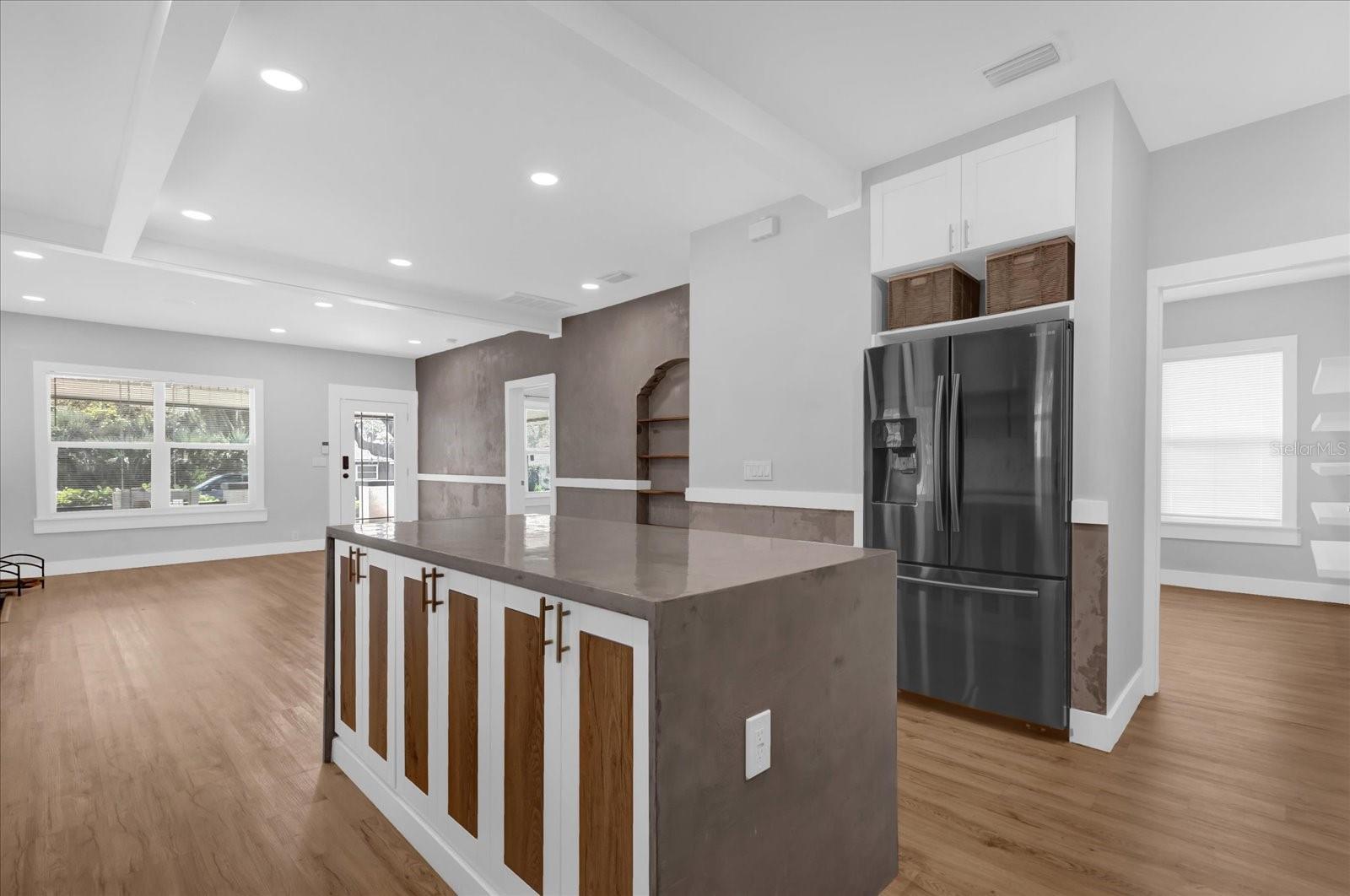 321 W WILDER AVE