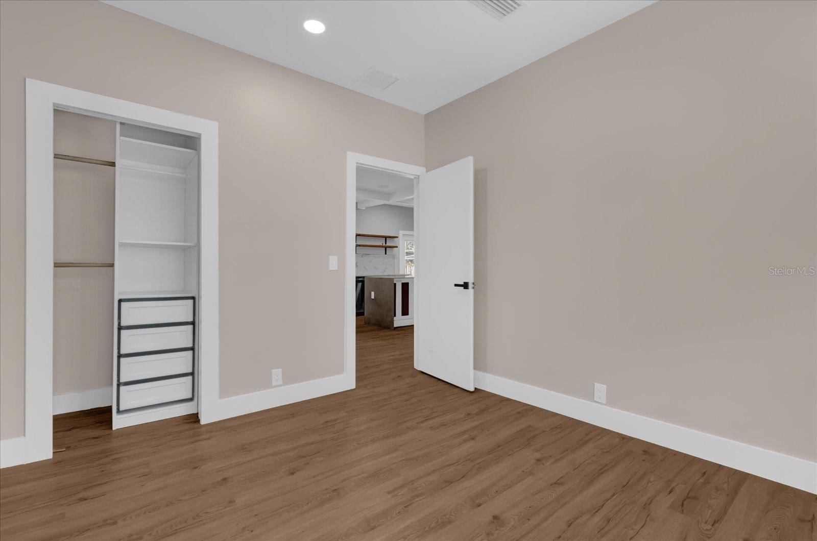321 W WILDER AVE