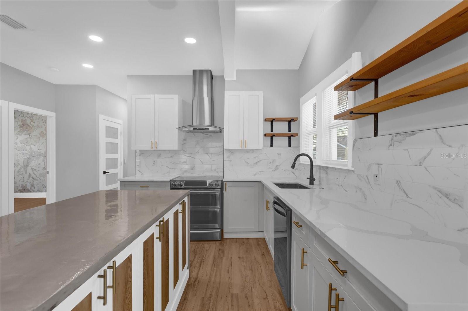 321 W WILDER AVE