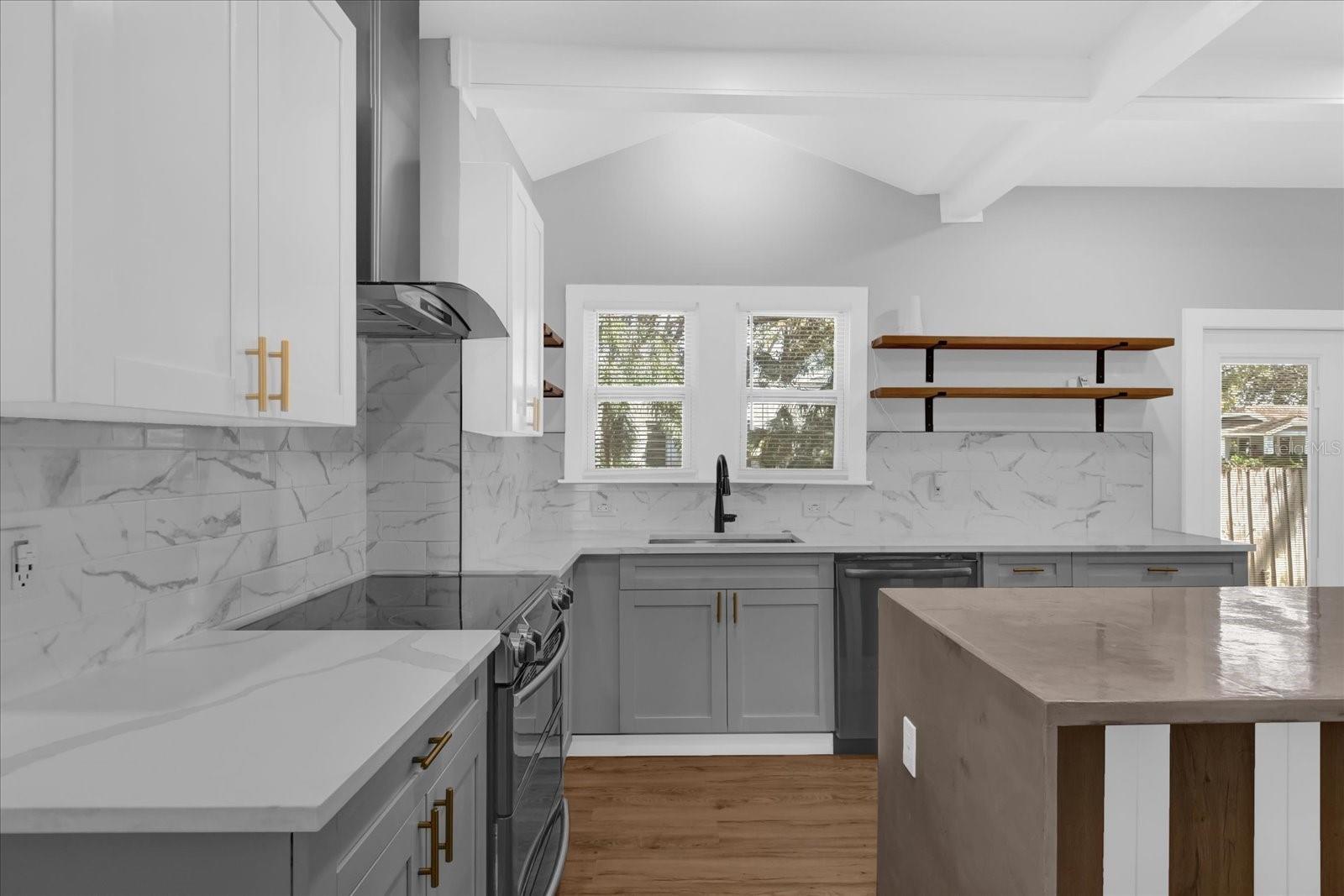 321 W WILDER AVE