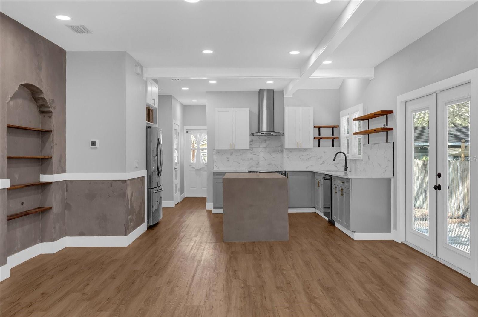 321 W WILDER AVE