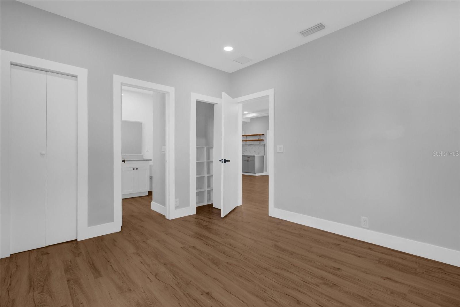 321 W WILDER AVE