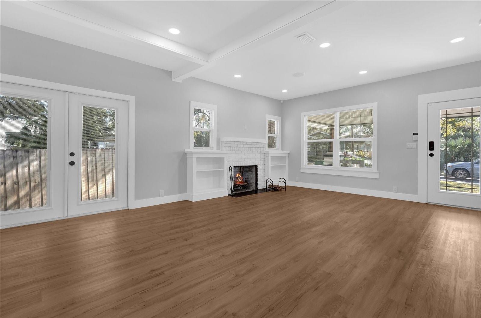 321 W WILDER AVE