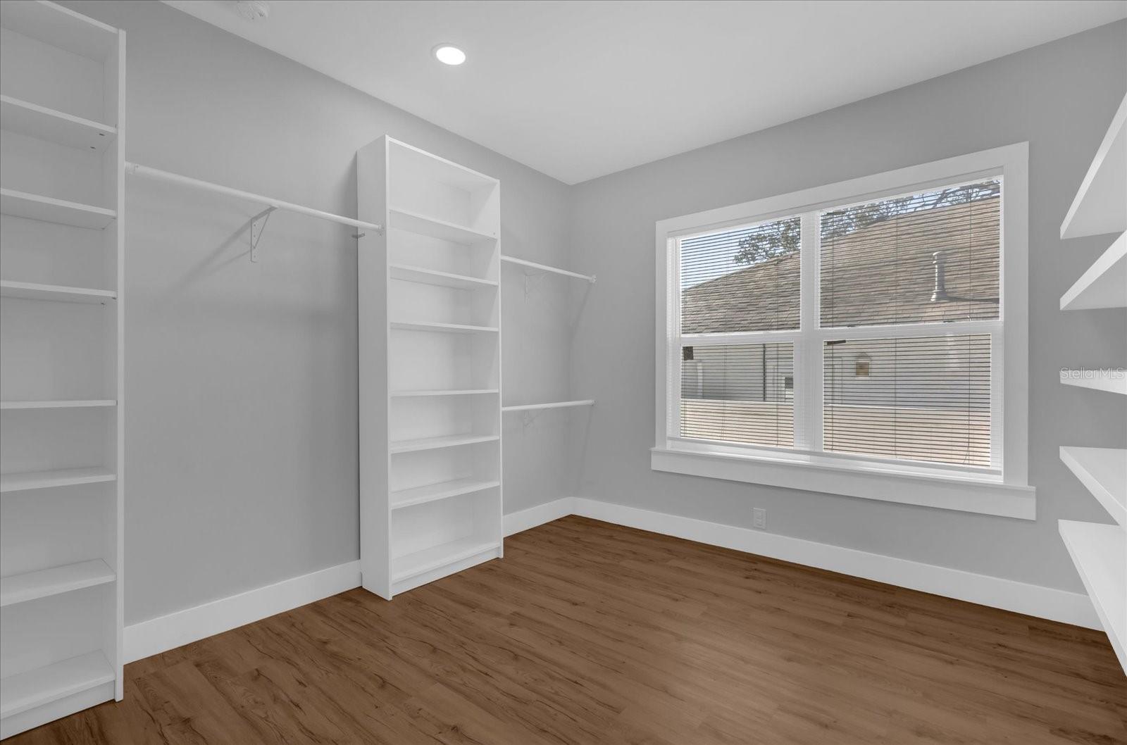 321 W WILDER AVE