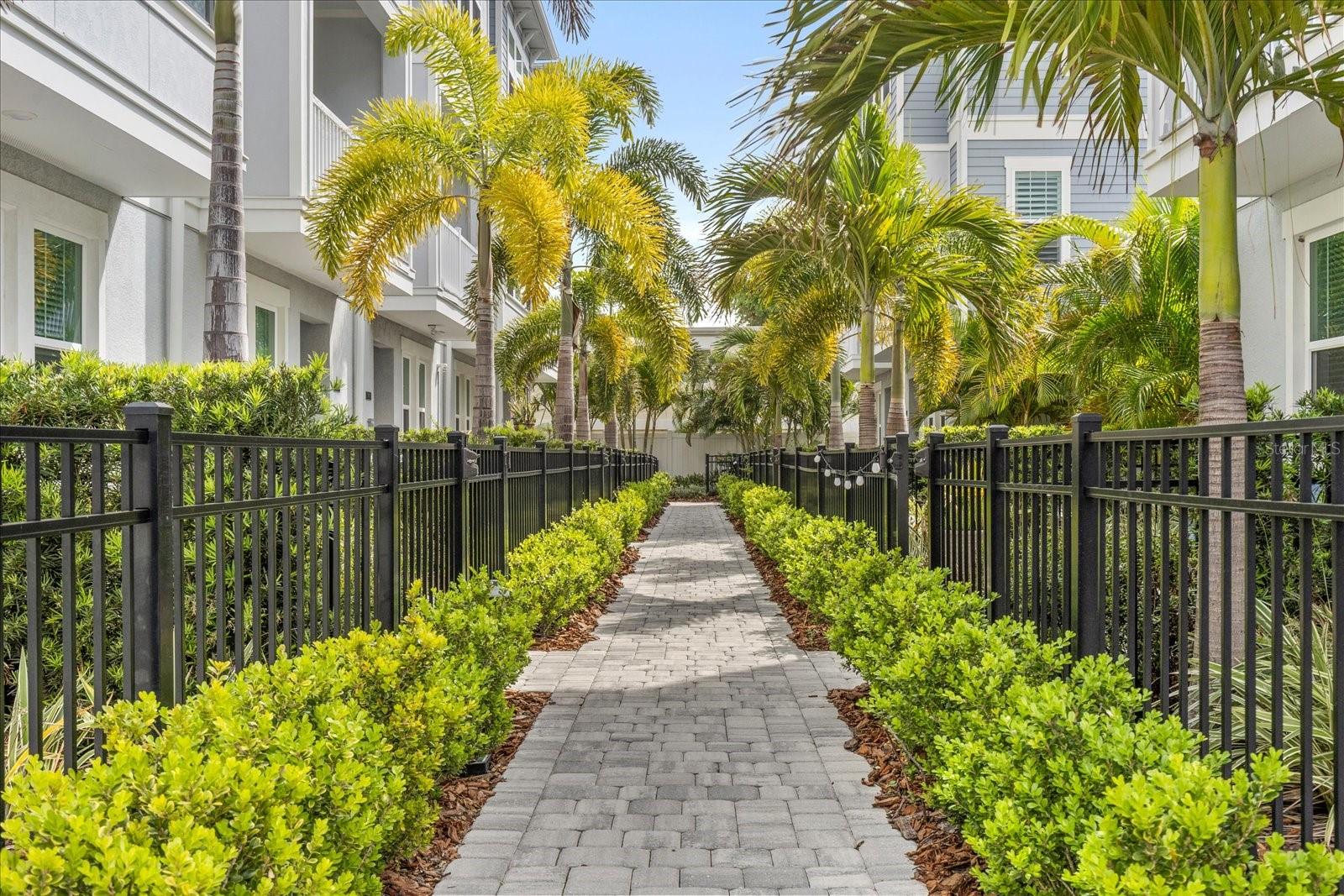 206 S TAMPANIA AVE #2
