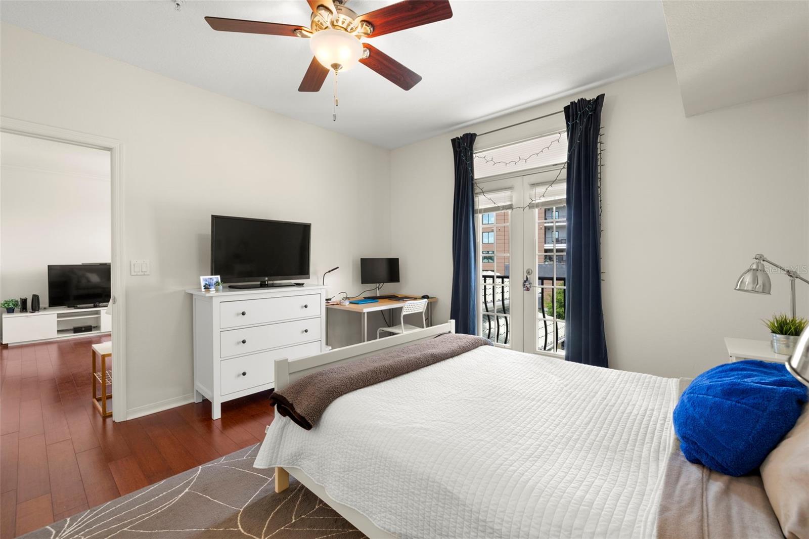 501 KNIGHTS RUN AVE #1302