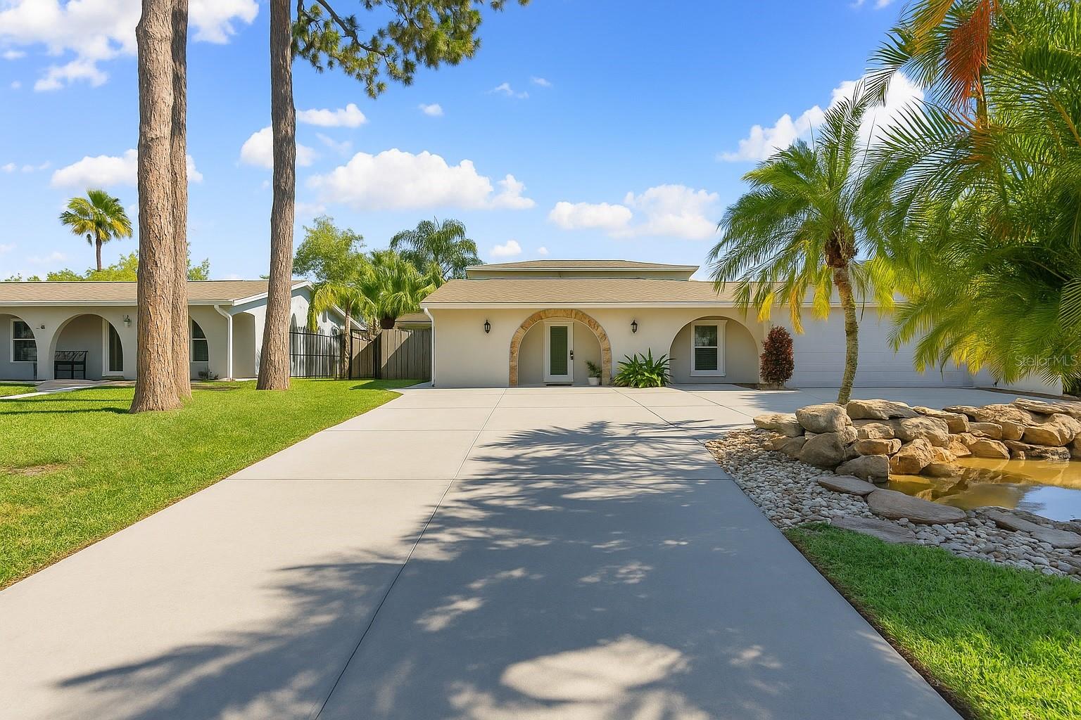 218 N BAY HILLS BLVD