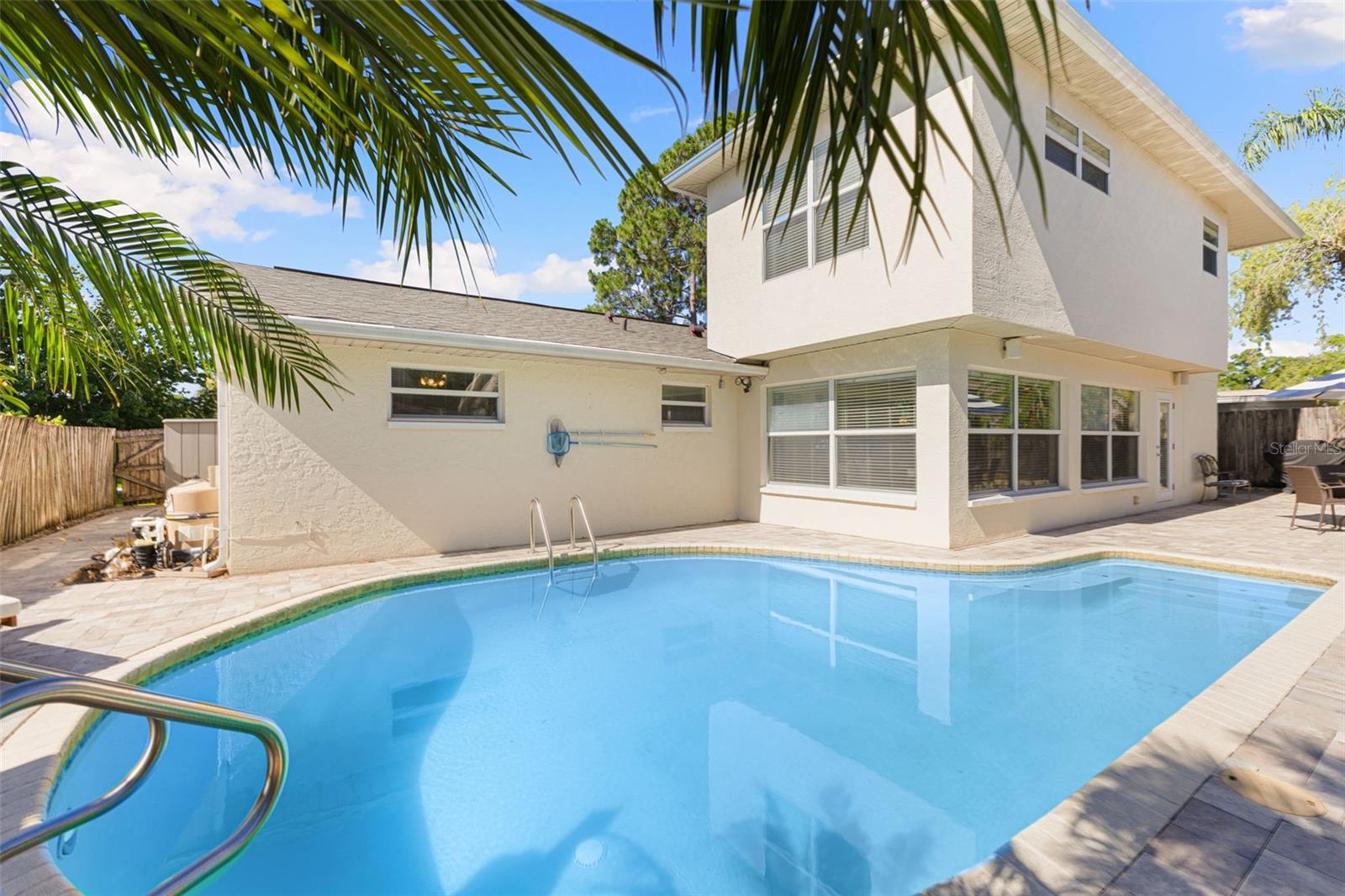 218 N BAY HILLS BLVD