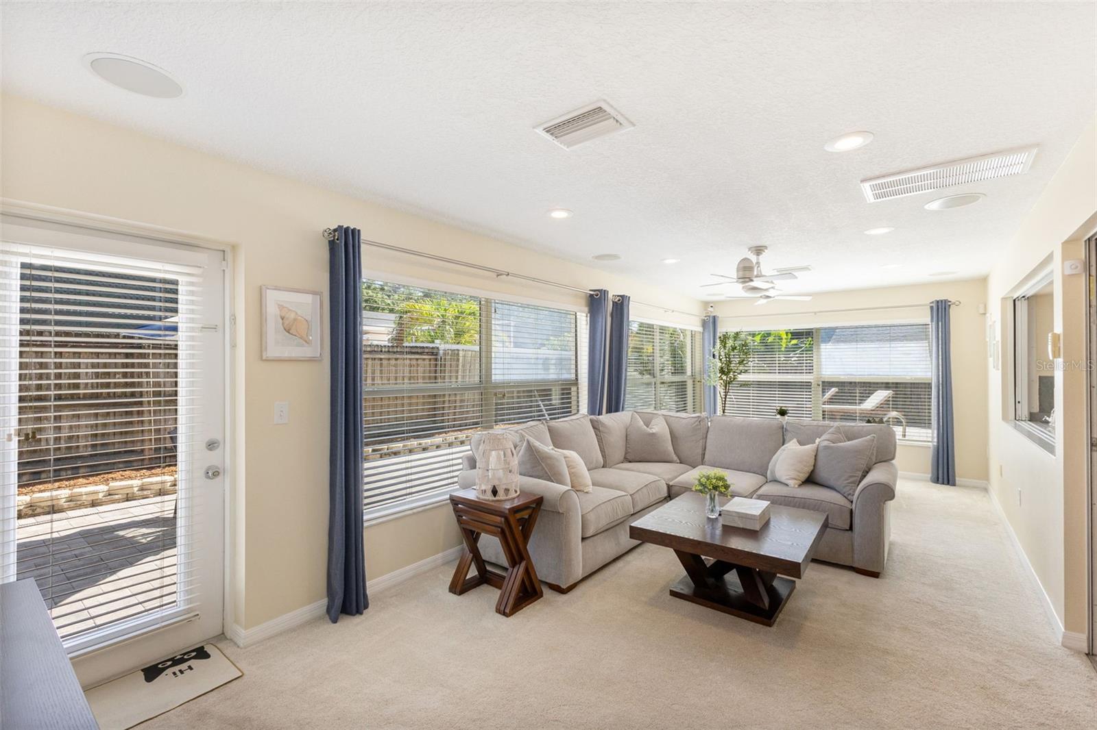 218 N BAY HILLS BLVD