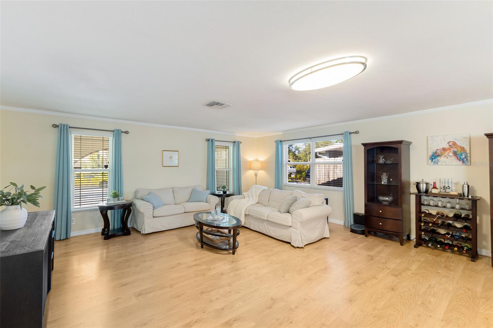 218 N BAY HILLS BLVD