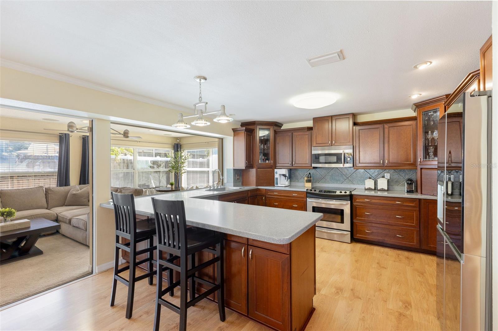 218 N BAY HILLS BLVD