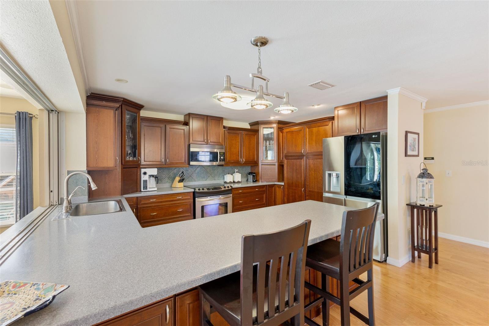 218 N BAY HILLS BLVD