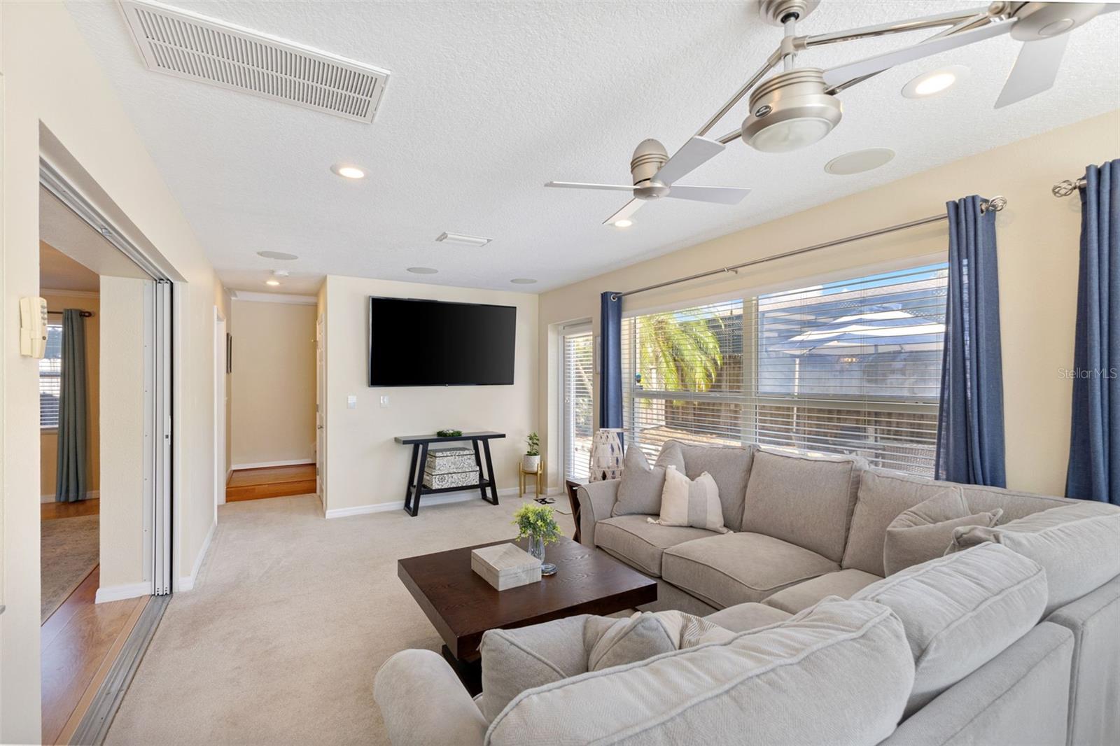 218 N BAY HILLS BLVD