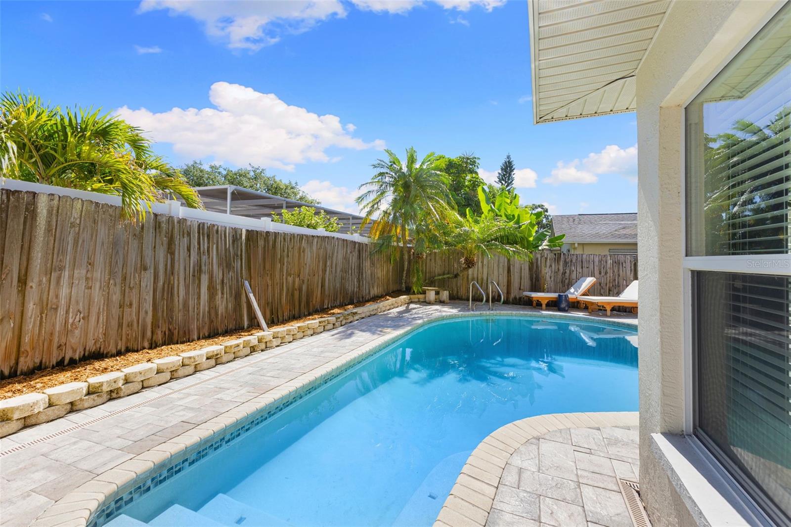 218 N BAY HILLS BLVD