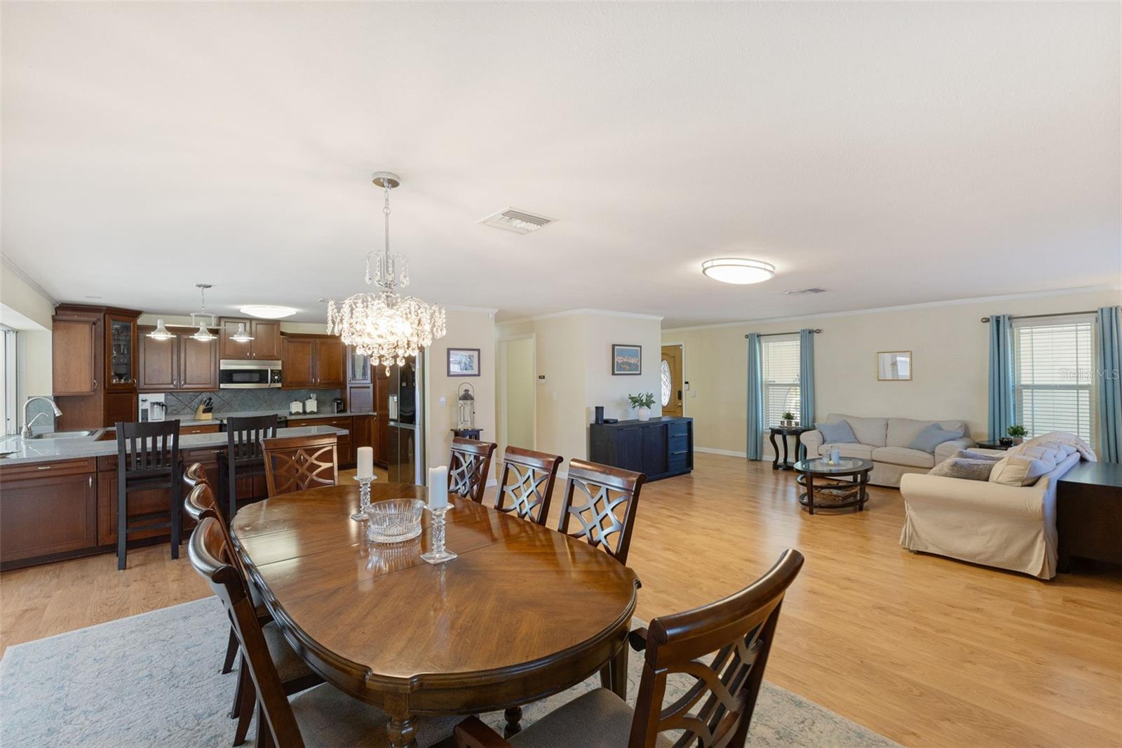 218 N BAY HILLS BLVD