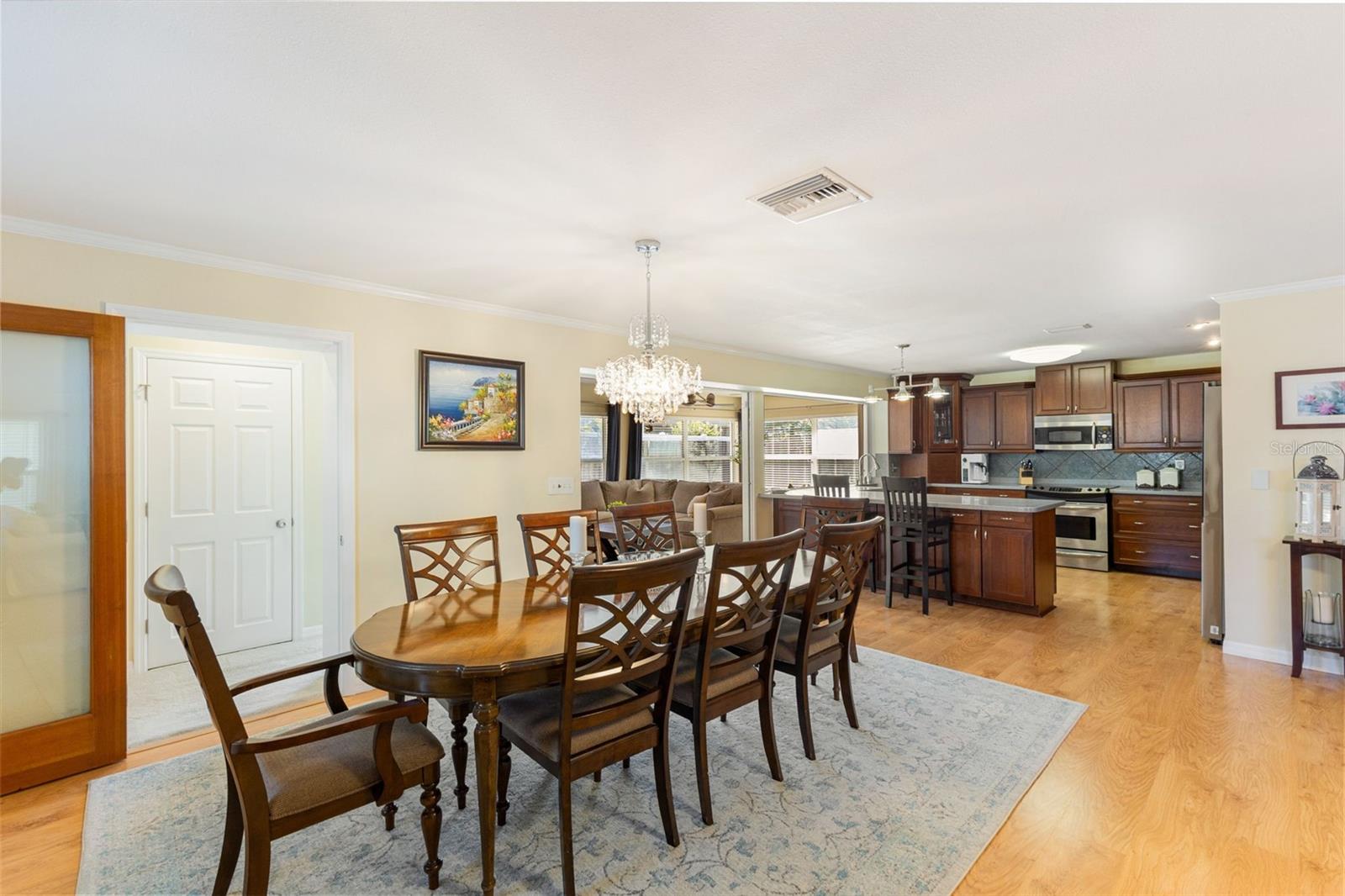 218 N BAY HILLS BLVD