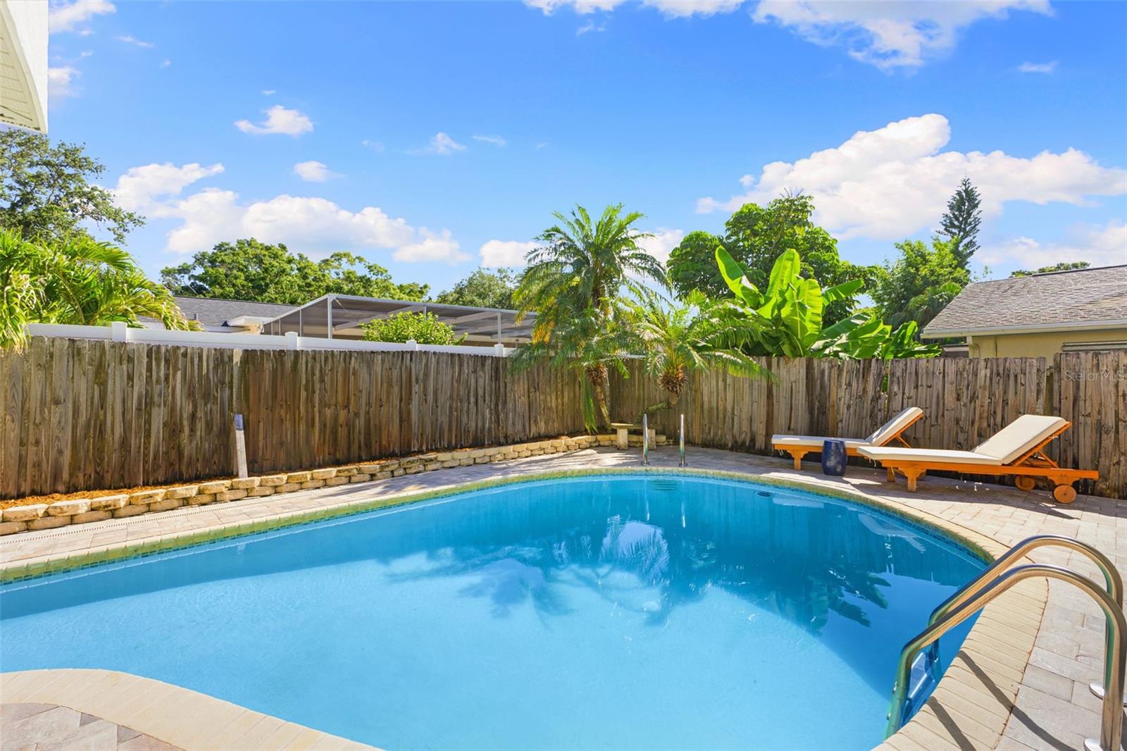 218 N BAY HILLS BLVD