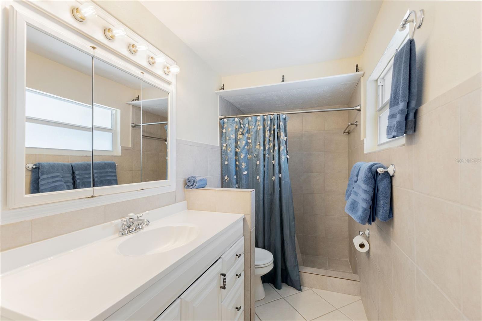 218 N BAY HILLS BLVD