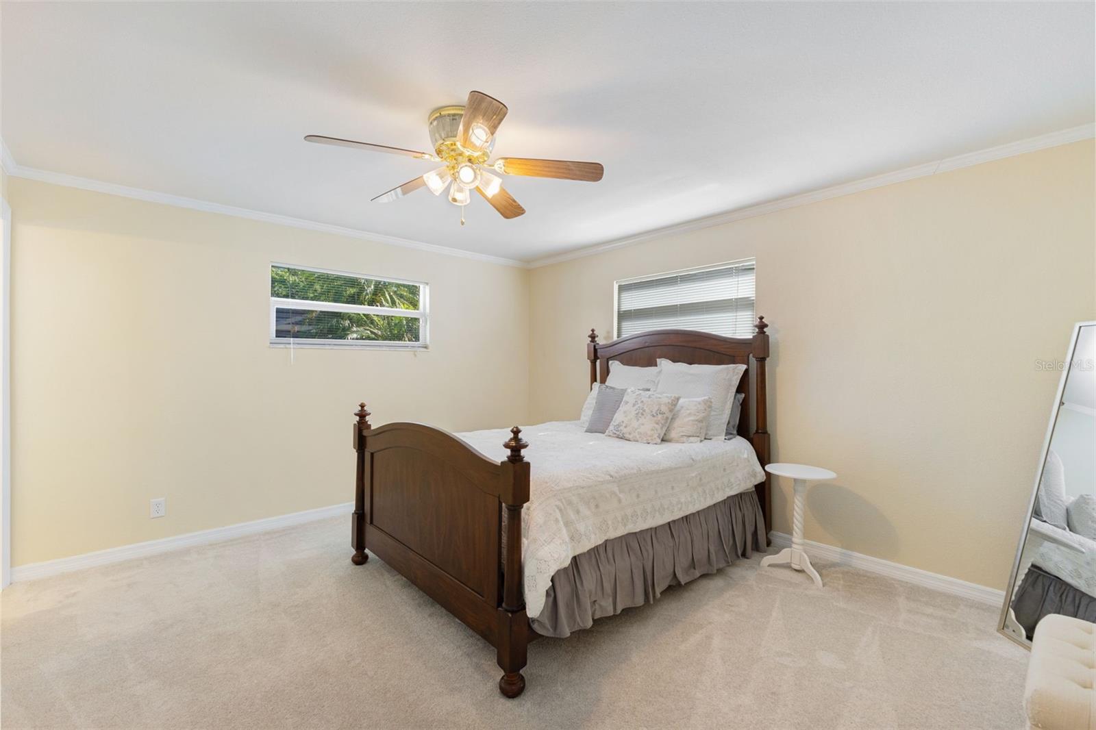 218 N BAY HILLS BLVD