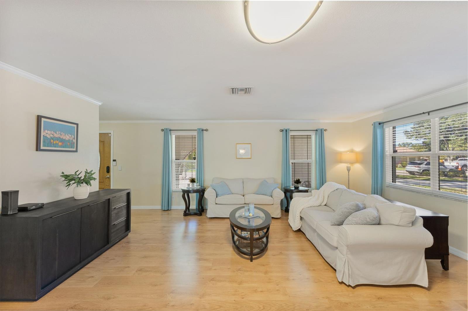 218 N BAY HILLS BLVD